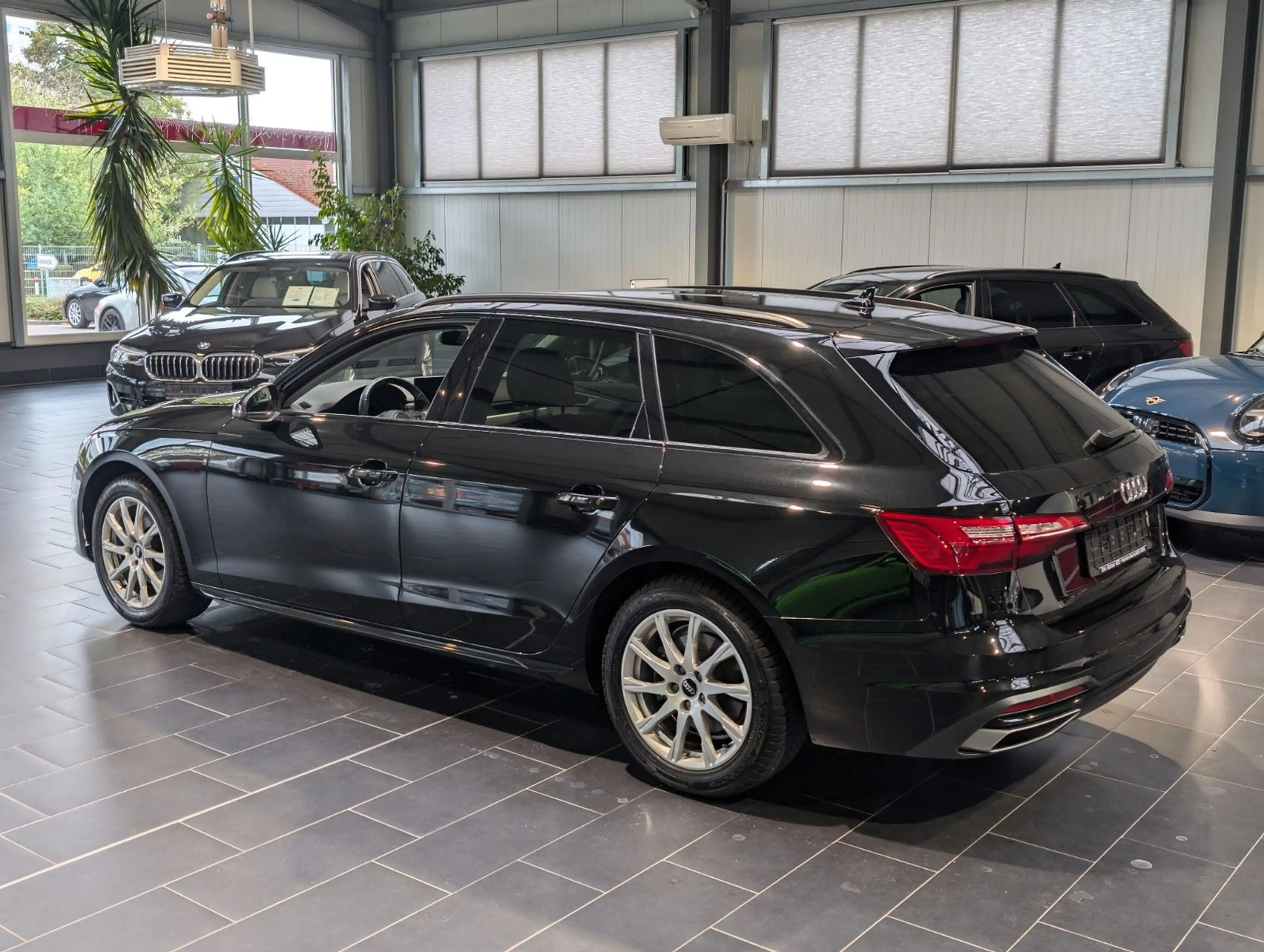 Audi A4 Avant 35 TFSI S tronic advanced 1.Hand — photo 2