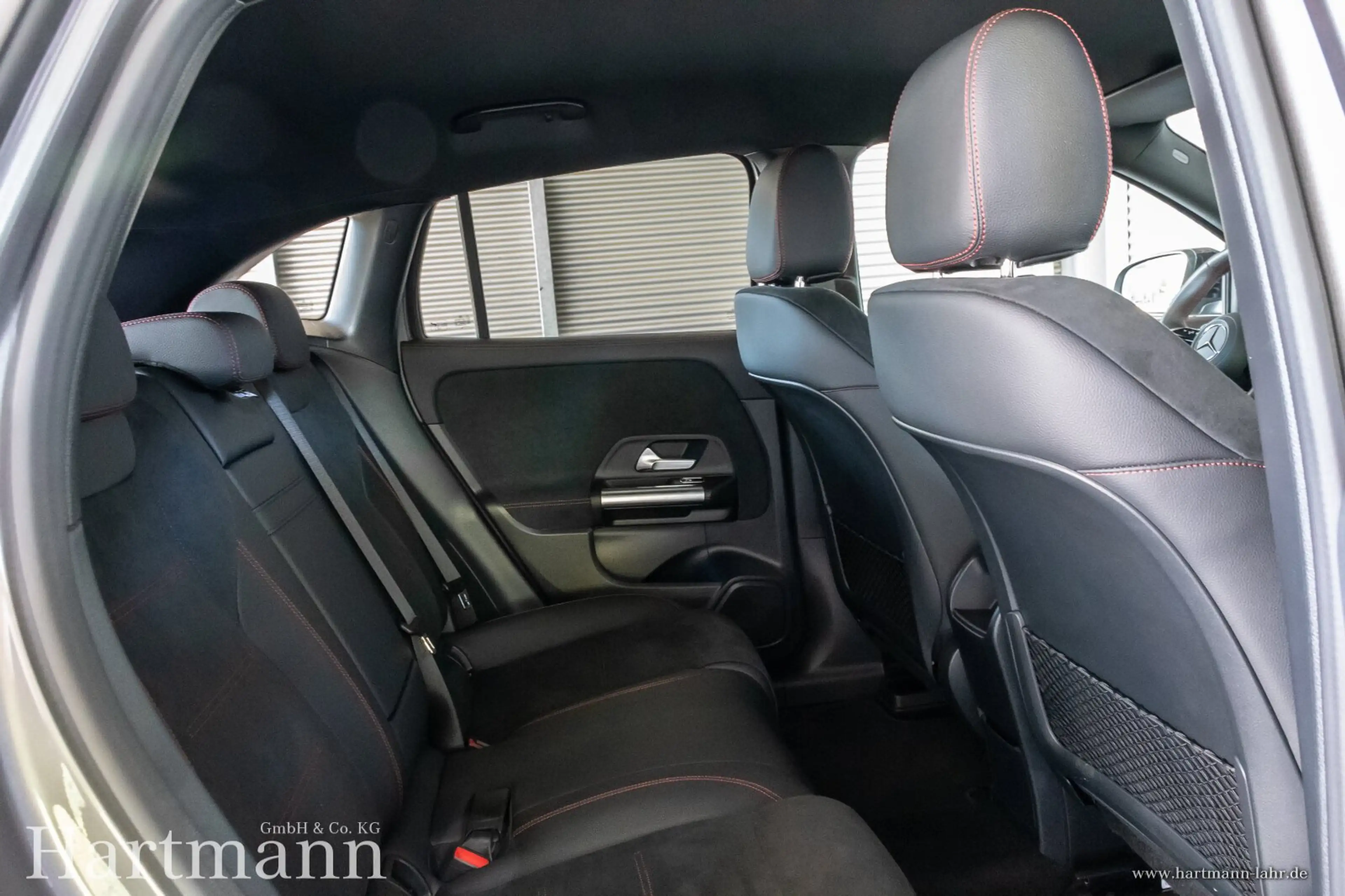 Mercedes-Benz EQA 300 EQA 300 4MATIC AMG Advanced Night AHK Totwinkel — photo 8