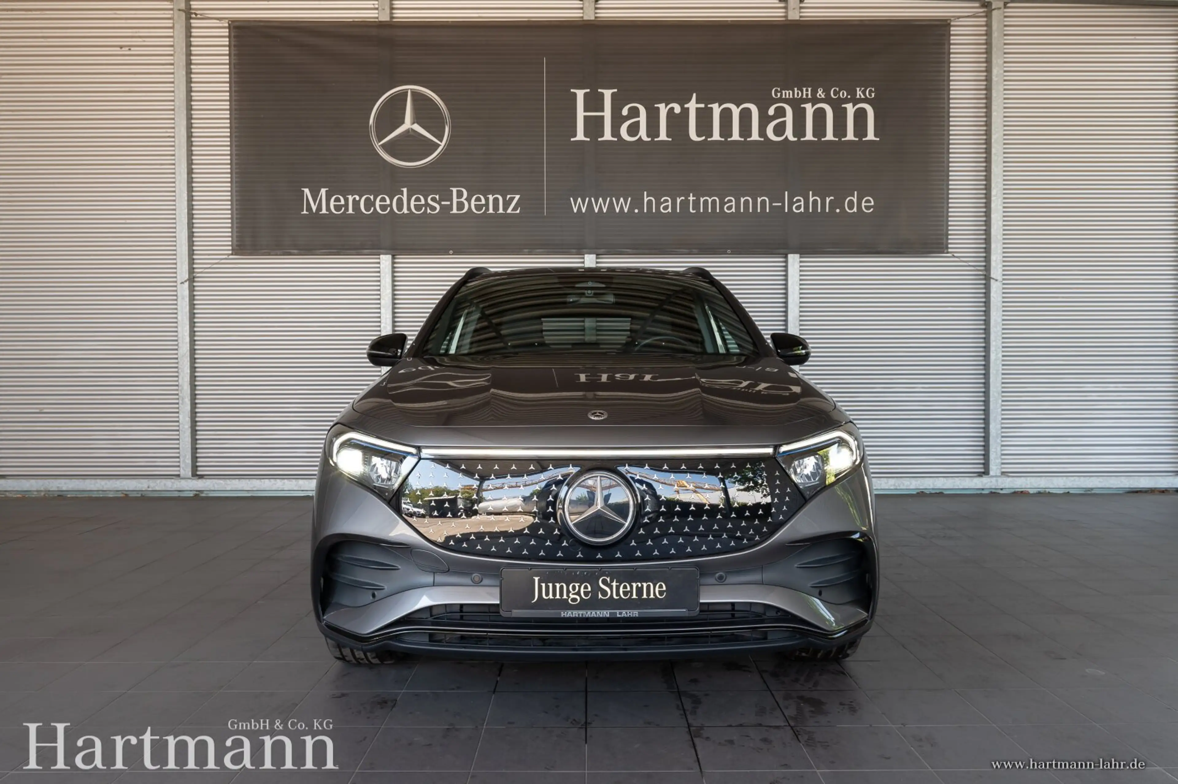 Mercedes-Benz EQA 300 EQA 300 4MATIC AMG Advanced Night AHK Totwinkel — photo 3