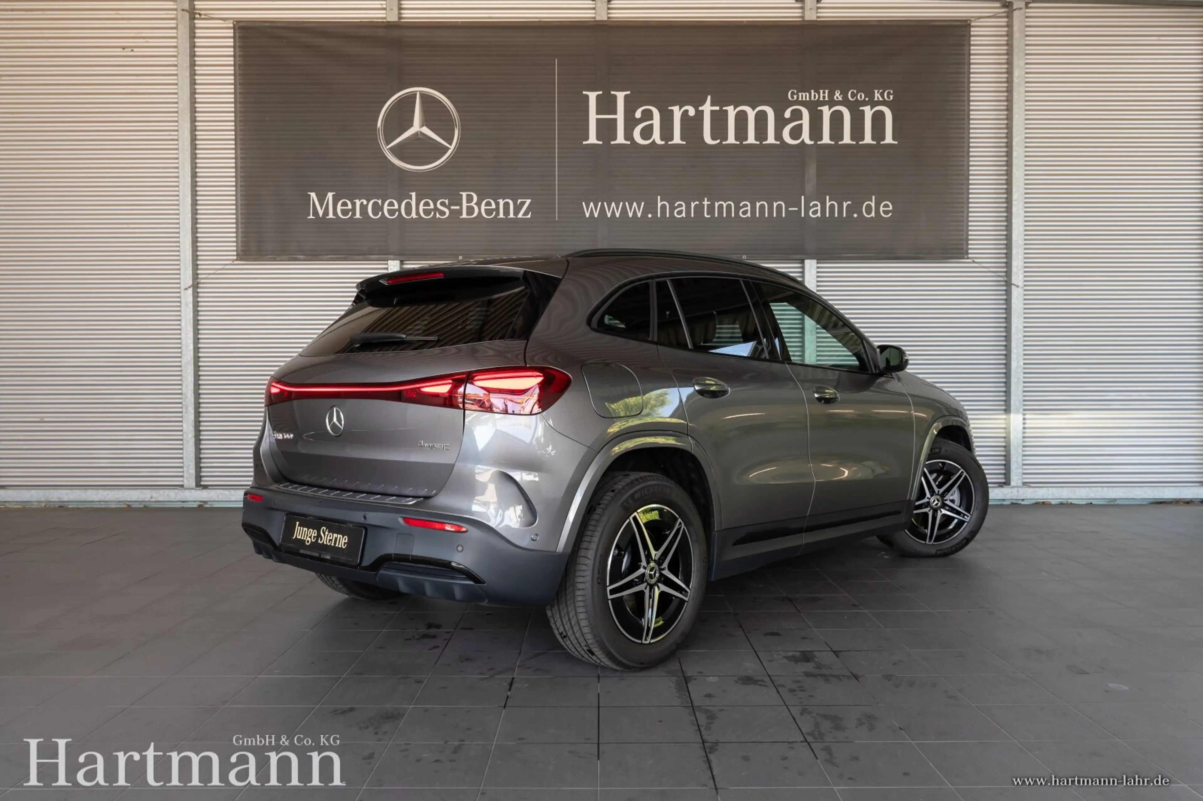 Mercedes-Benz EQA 300 EQA 300 4MATIC AMG Advanced Night AHK Totwinkel — photo 2