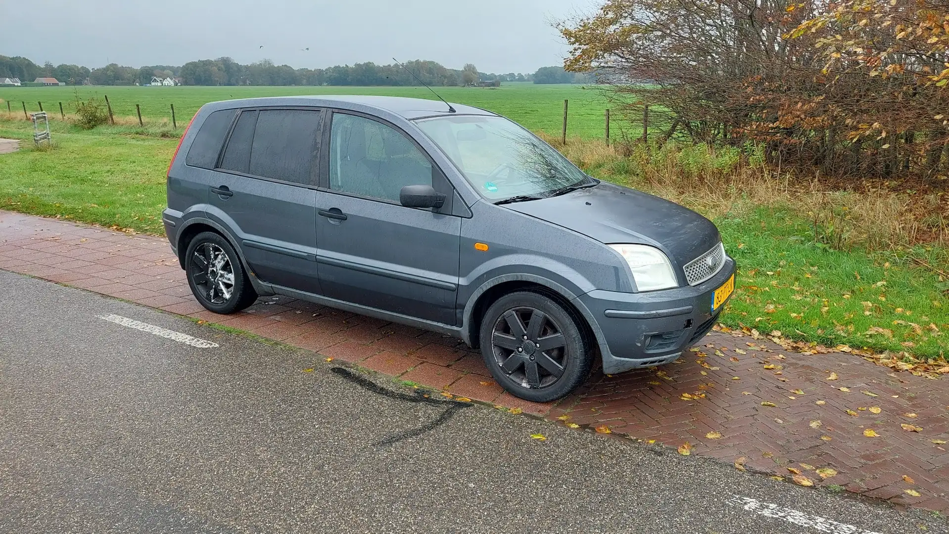 Ford Fusion 1.4-16V Futura Zwart - 1