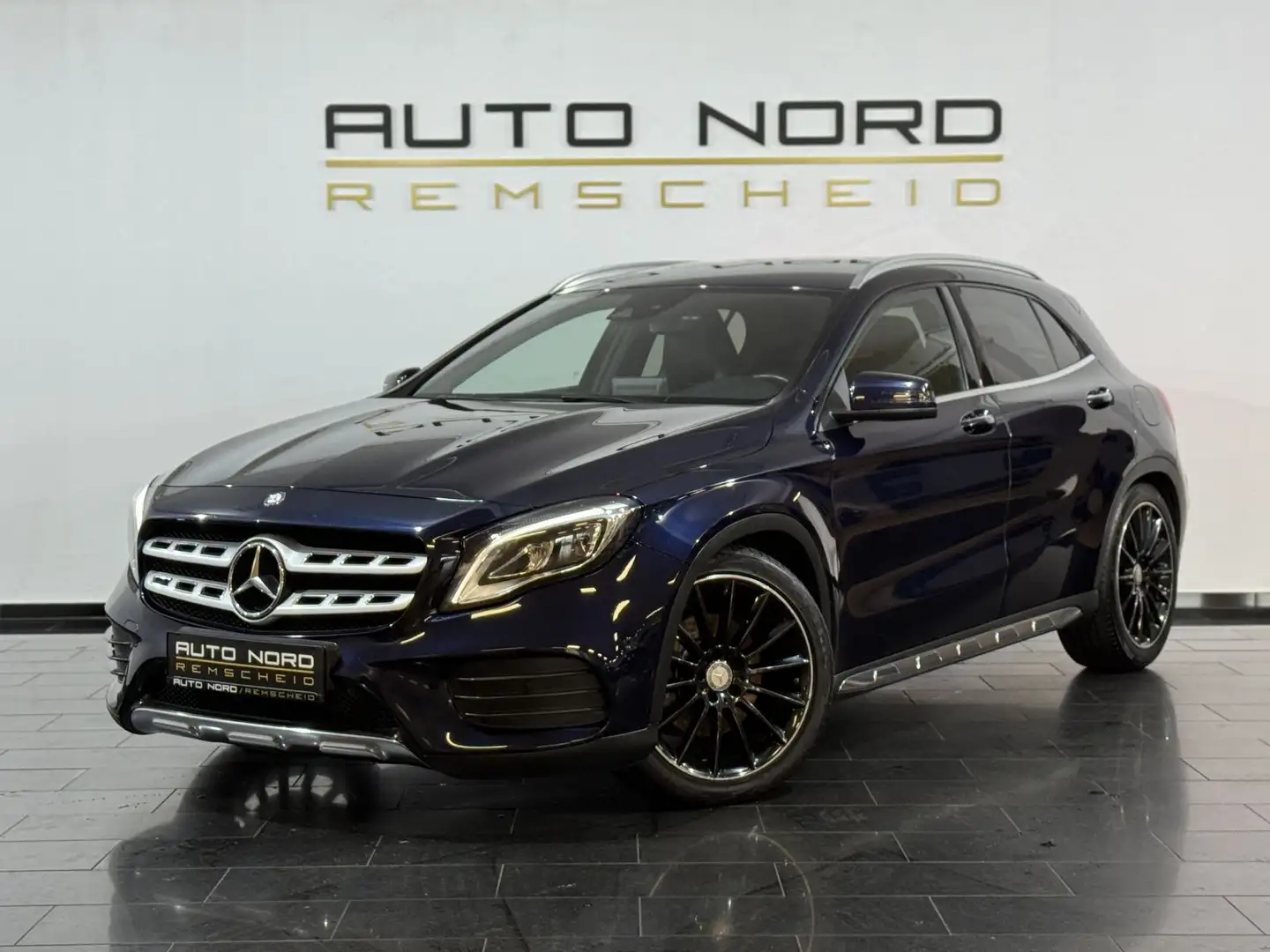 Mercedes-Benz GLA 220 d AMG-Line *KeyGo*Navi*Kamera*GARANTIE* Blau - 1