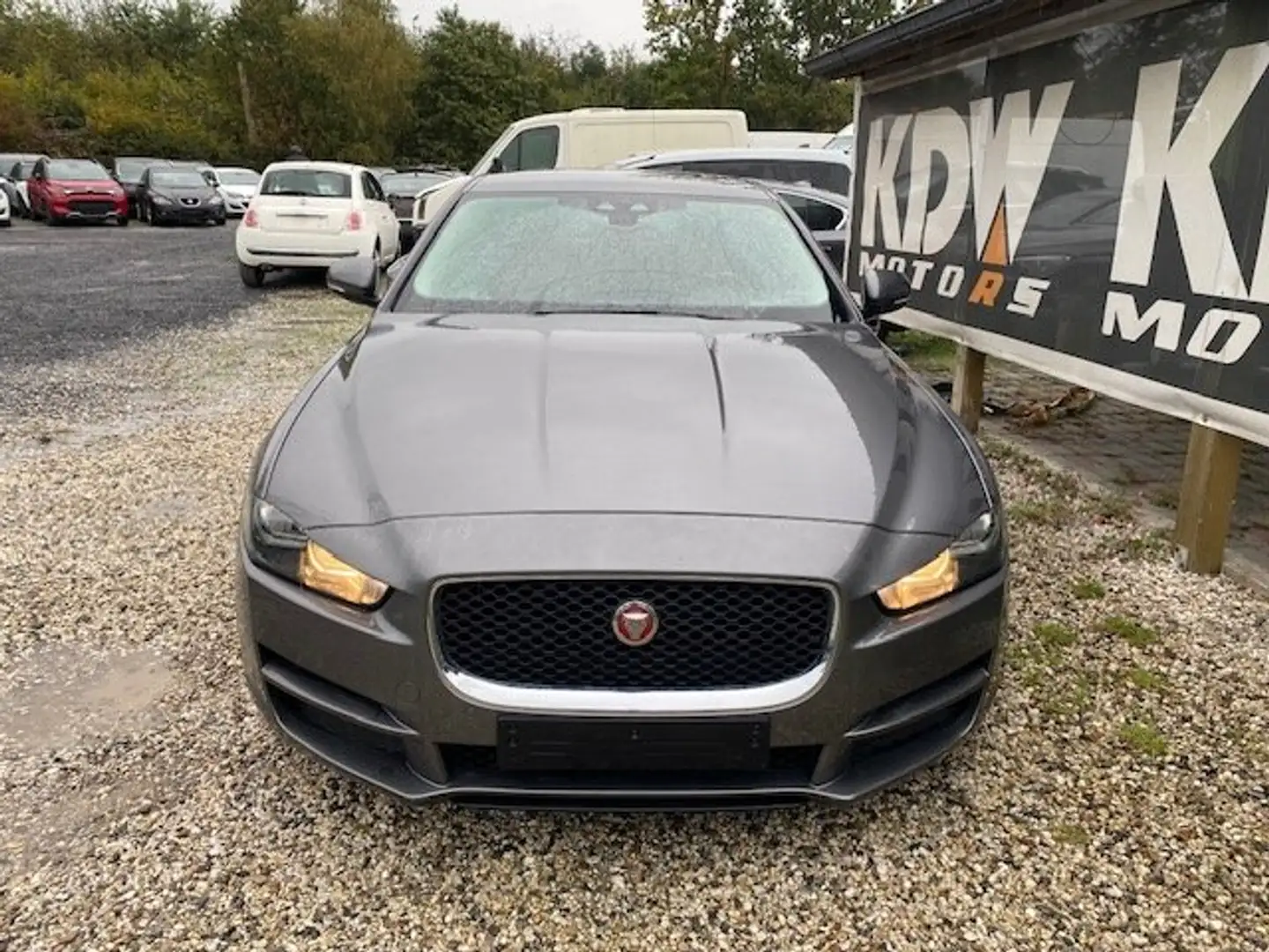 Jaguar XE 2.0 D E-Performance Prestige Gris - 2