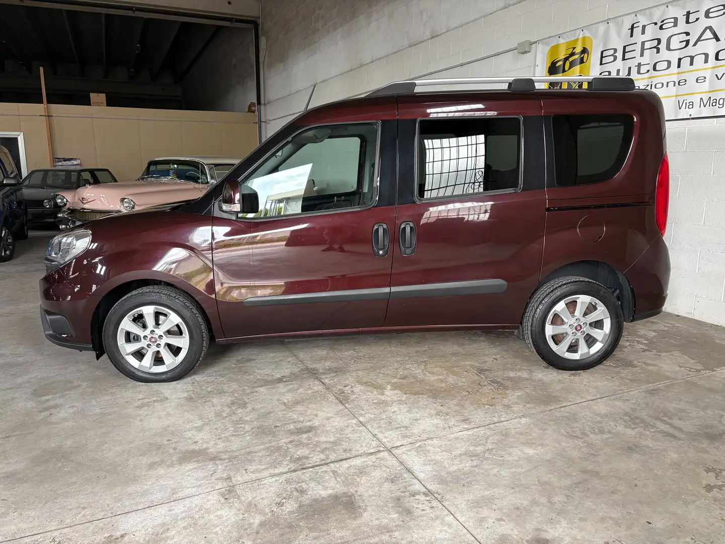 Fiat Doblo 1.6 m-Jet Lounge AUTOVETTURA Unico Proprietario Rosso - 2