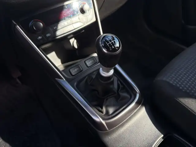 Suzuki SX4 S-Cross view 12