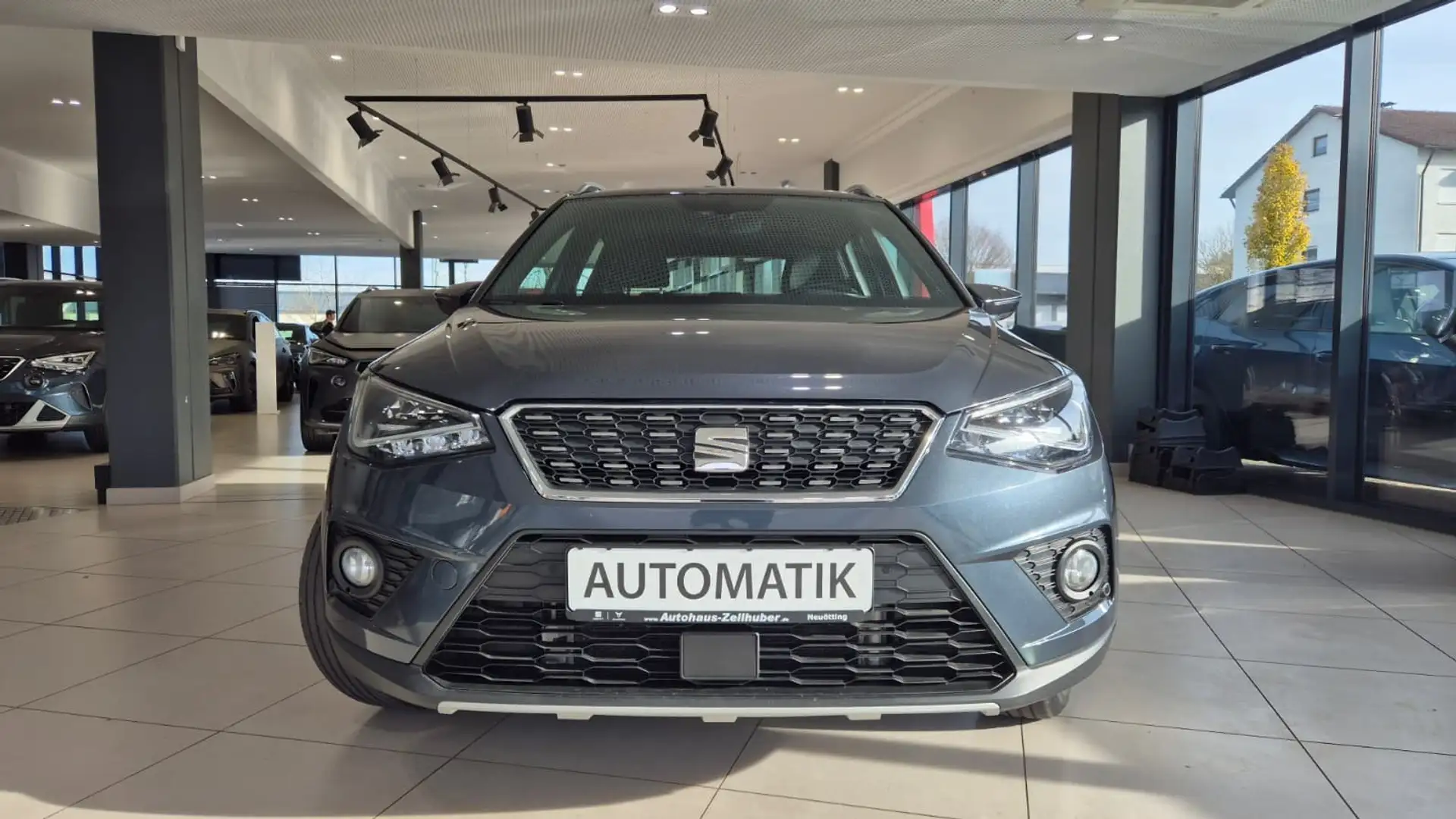SEAT Arona 1.0TSI DSG Xcellence *ACC*Navi*Kamera* Gris - 2