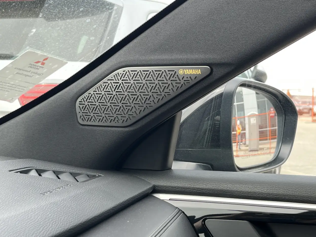 Mitsubishi Outlander снимка Mitsubishi Outlander