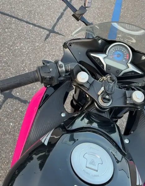 Honda CBR 250 - foto 4