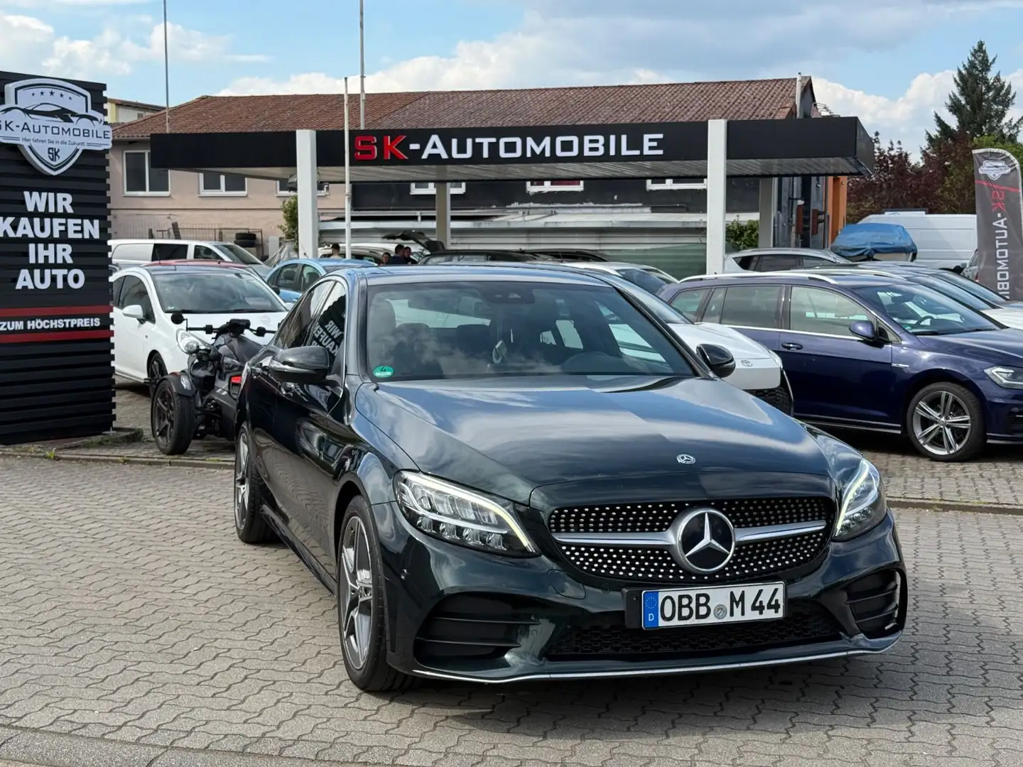 Mercedes-Benz C 300 d Lim. AMG T.LEDER-KAMERA-ACC-AHK-KEYLESS Grün - 1