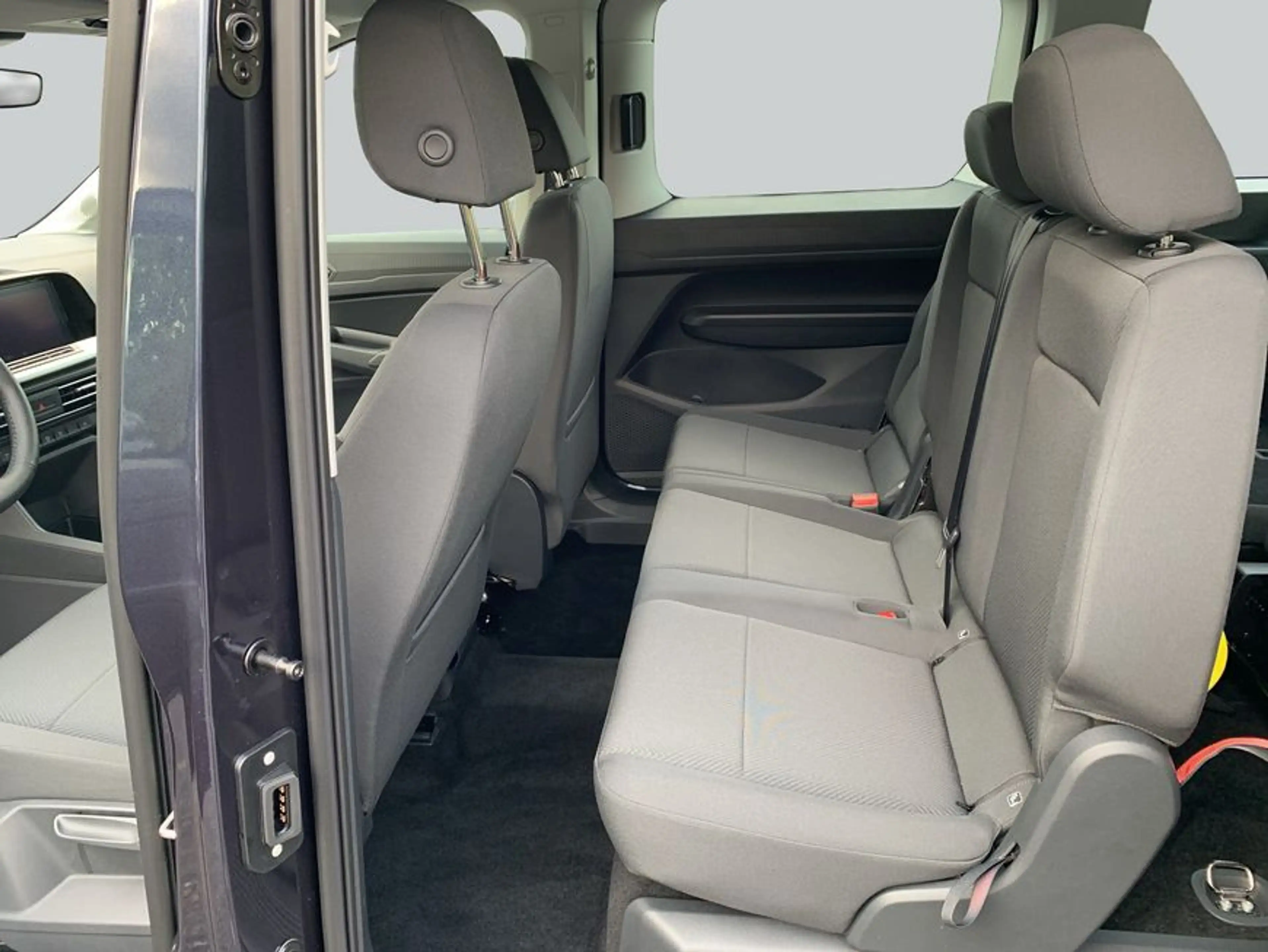 Ford Grand Tourneo Connect 1.5 EcoBoost PHEV Aut. TREND — photo 12