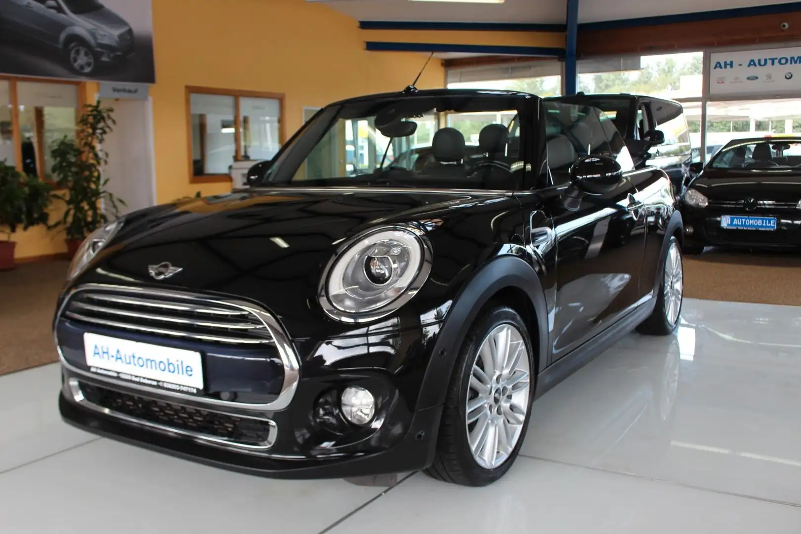 MINI Cooper Cabrio Cooper Automatik Schwarz - 1