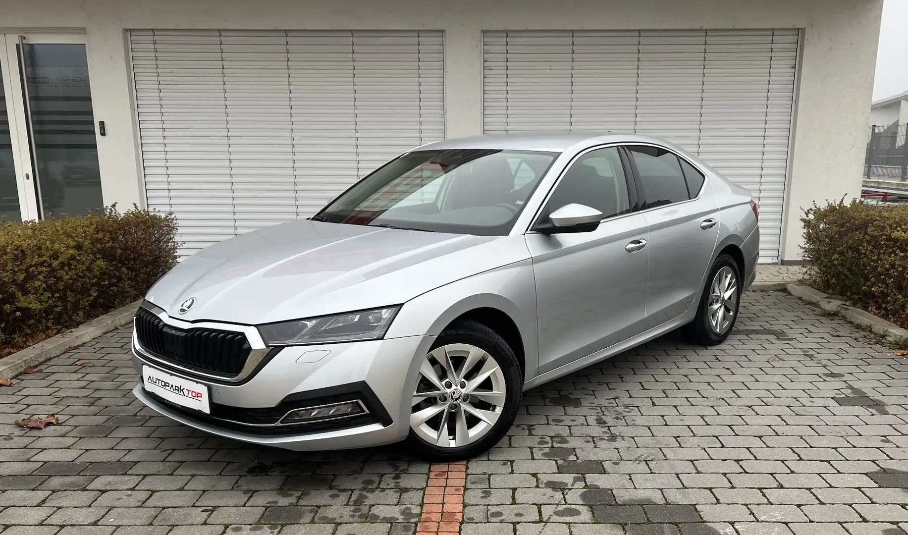 Skoda Octavia 2,0 TDI Premium Silber - 1