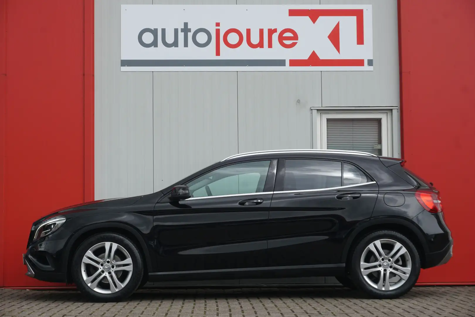 Mercedes-Benz GLA 200 Prestige | Navigatie | Cruise Control | Airco | Xe Zwart - 2