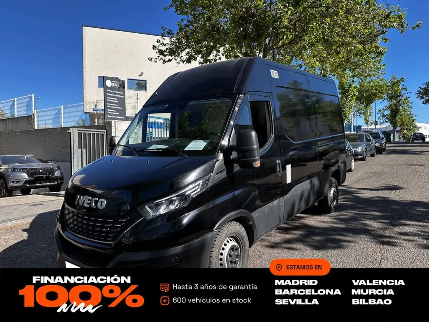 Iveco Daily 2.3D 160CV ZF8 L2H2 Noir - 1