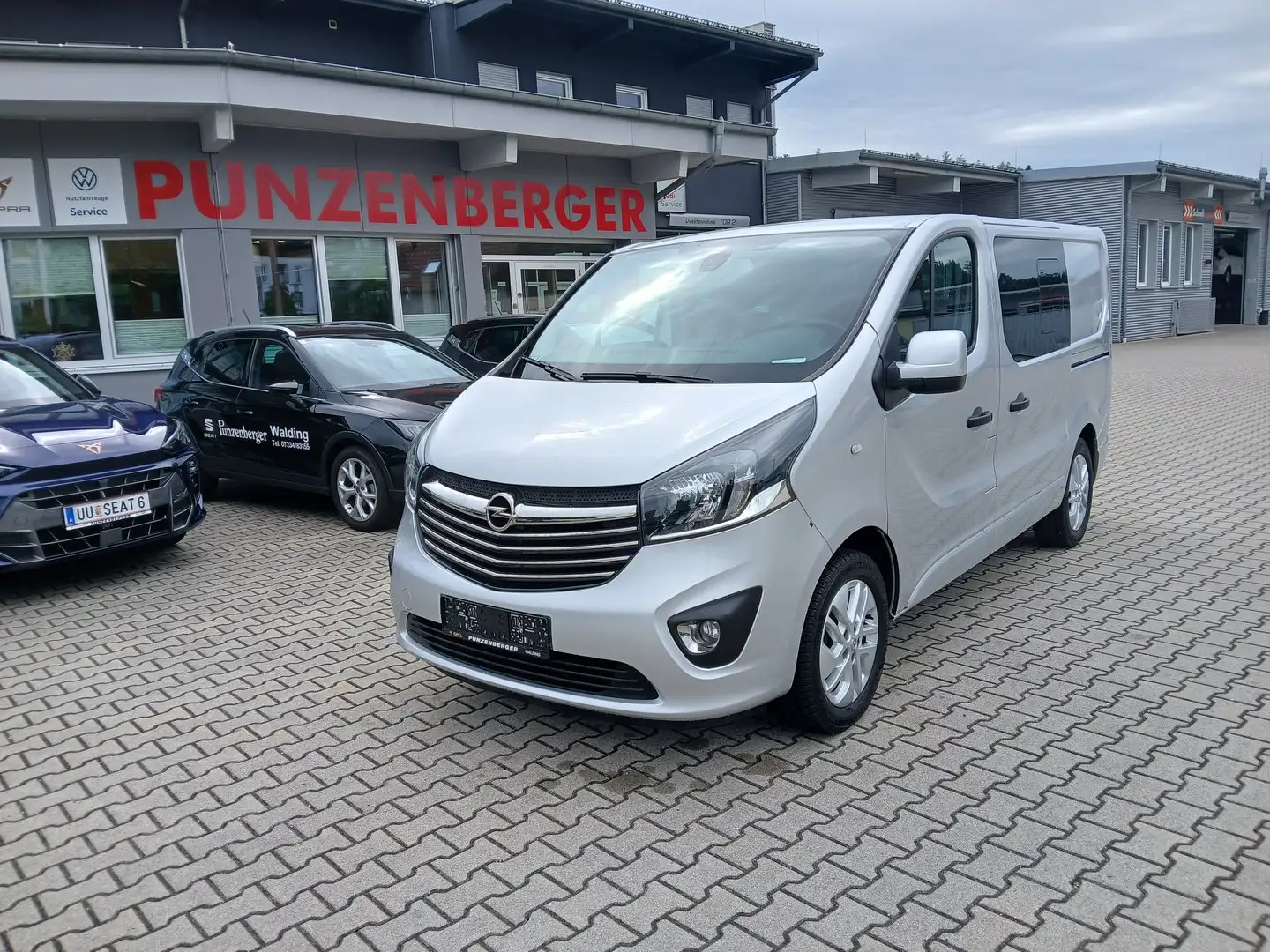 Opel Vivaro DoKa L1H1 1,6 CDTI ecoFLEX 2,7t E Silber - 1