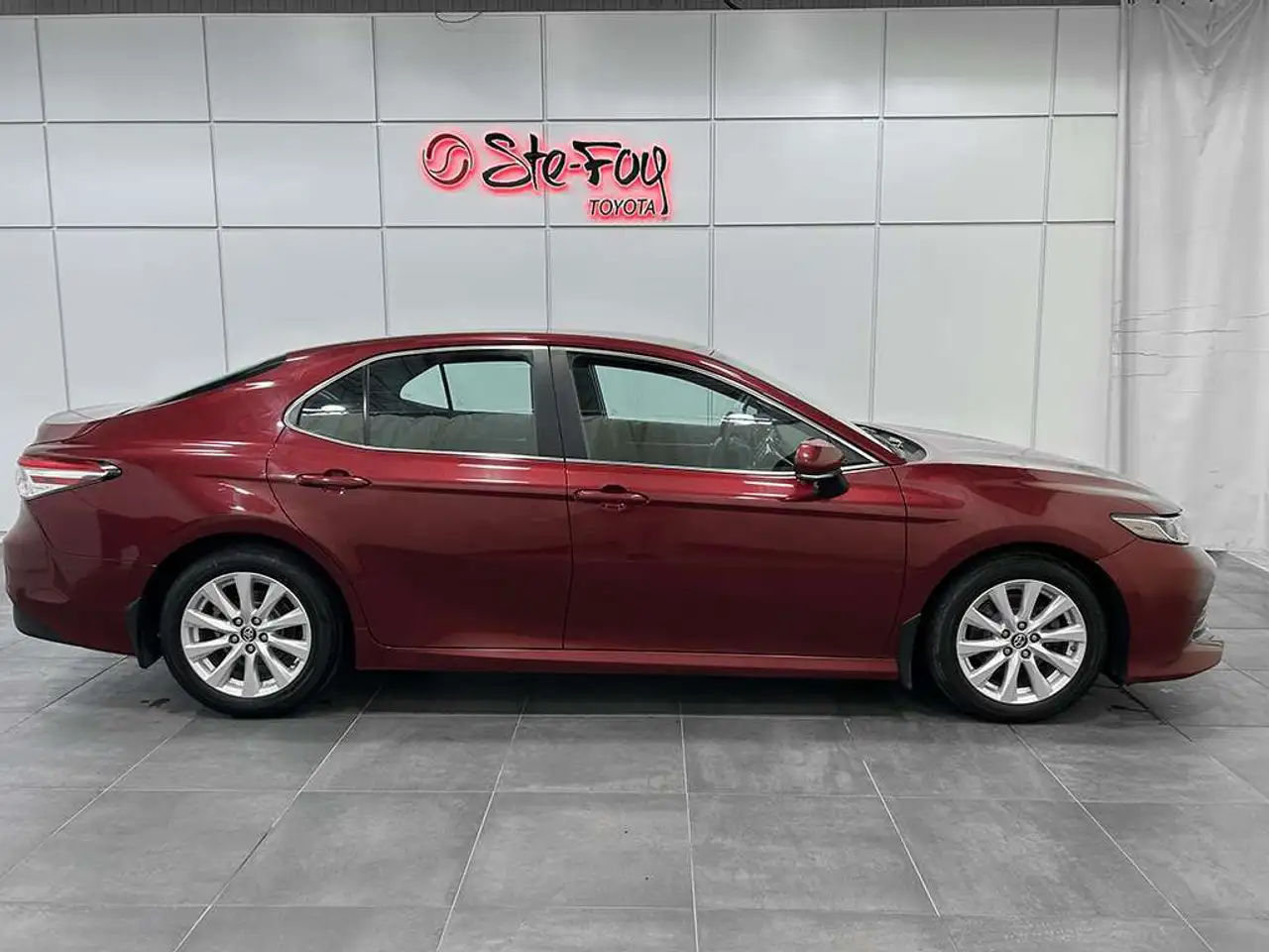 Toyota Camry снимка Toyota Camry