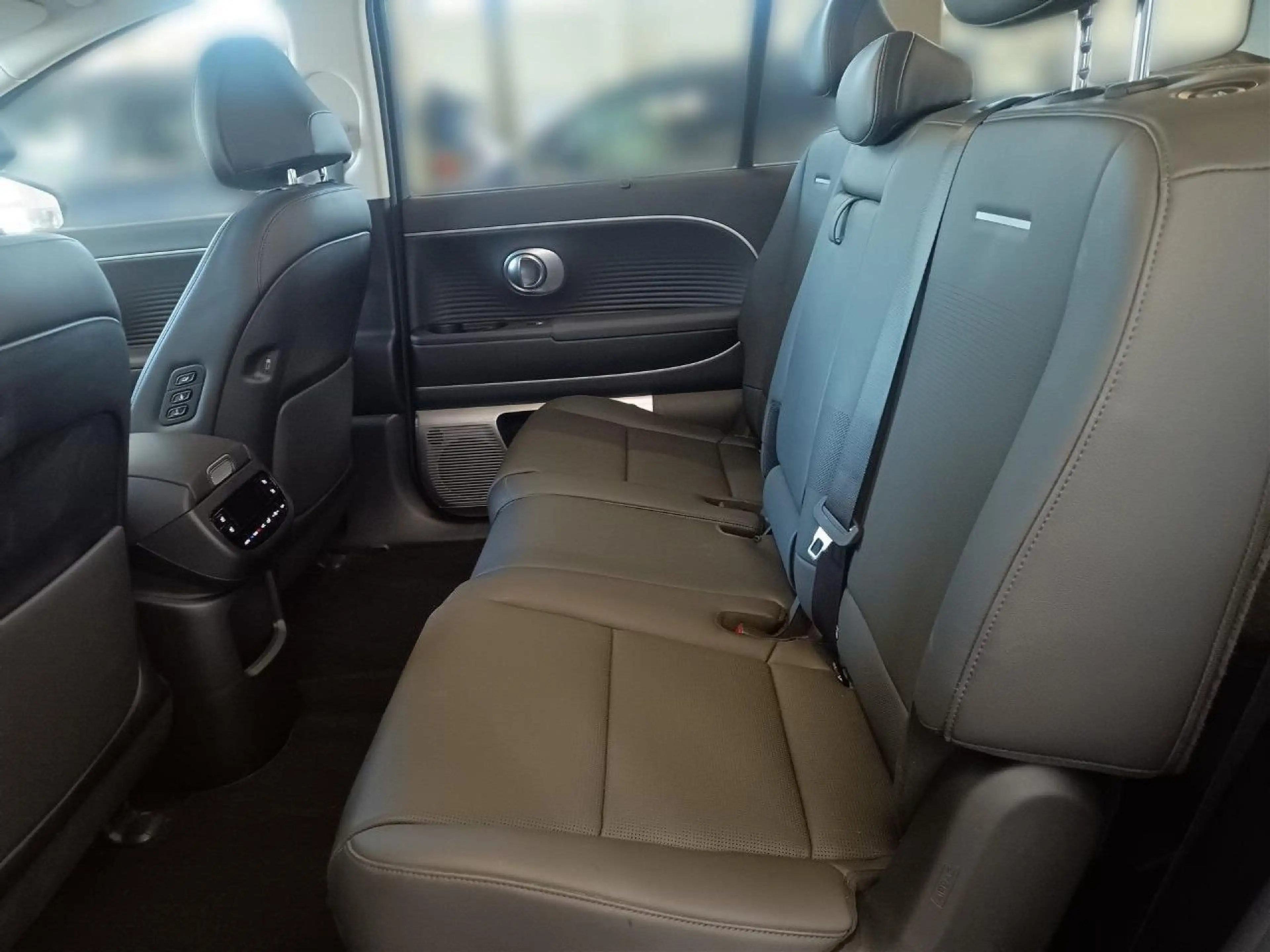 Hyundai IONIQ 9 7-Sitz 110kWh TECHNIQ 4WD 360 MATRIX BOSE — photo 14