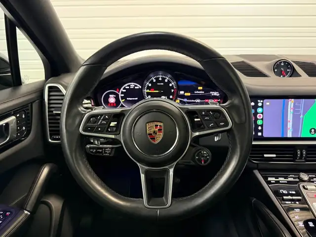 Porsche Cayenne view 11