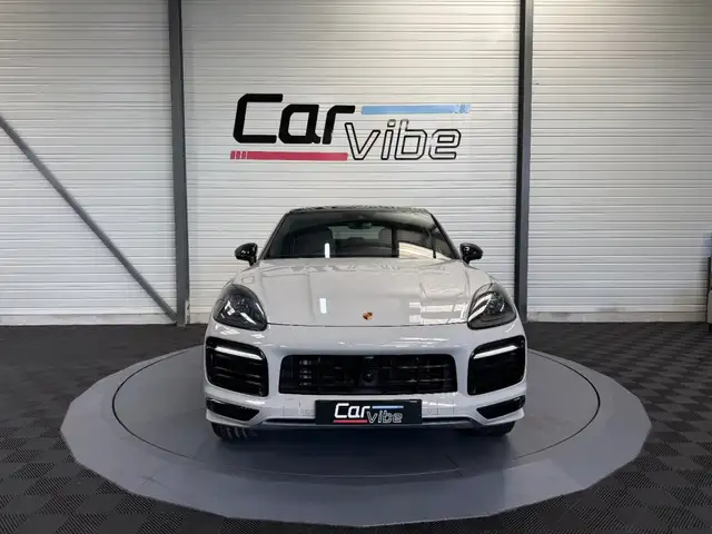 Porsche Cayenne view 9
