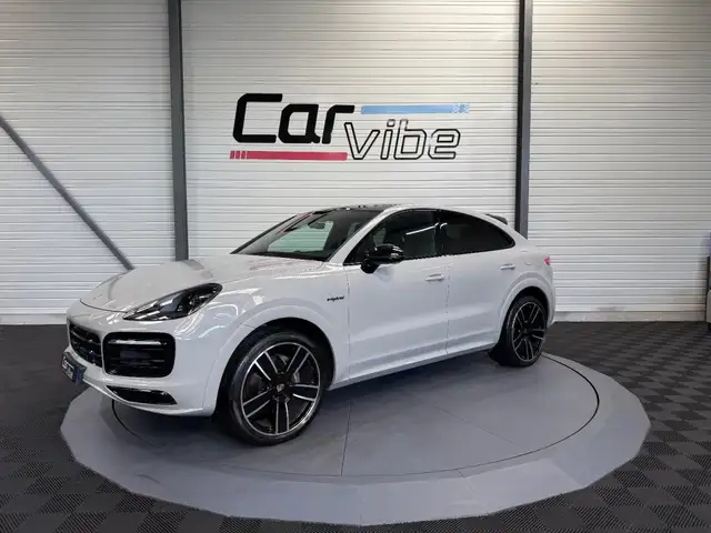 Porsche Cayenne view 8