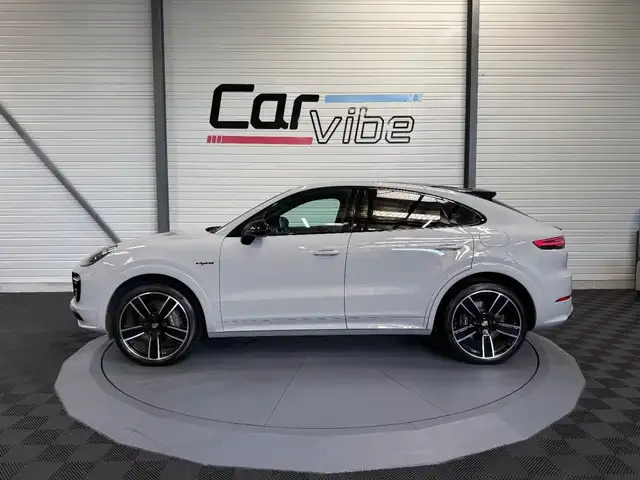 Porsche Cayenne view 7