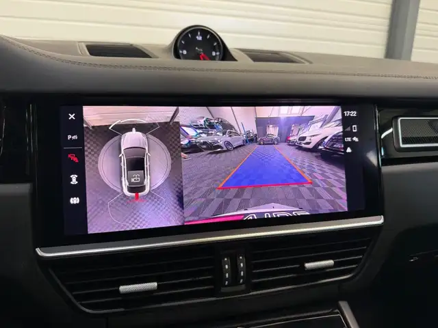 Porsche Cayenne view 14