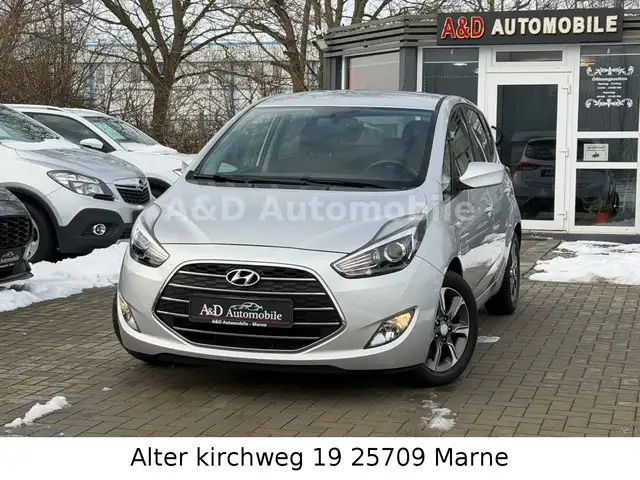 Hyundai iX20 blue Trend SHZ PDC KAMERA KLIMA NAVI 1Hand