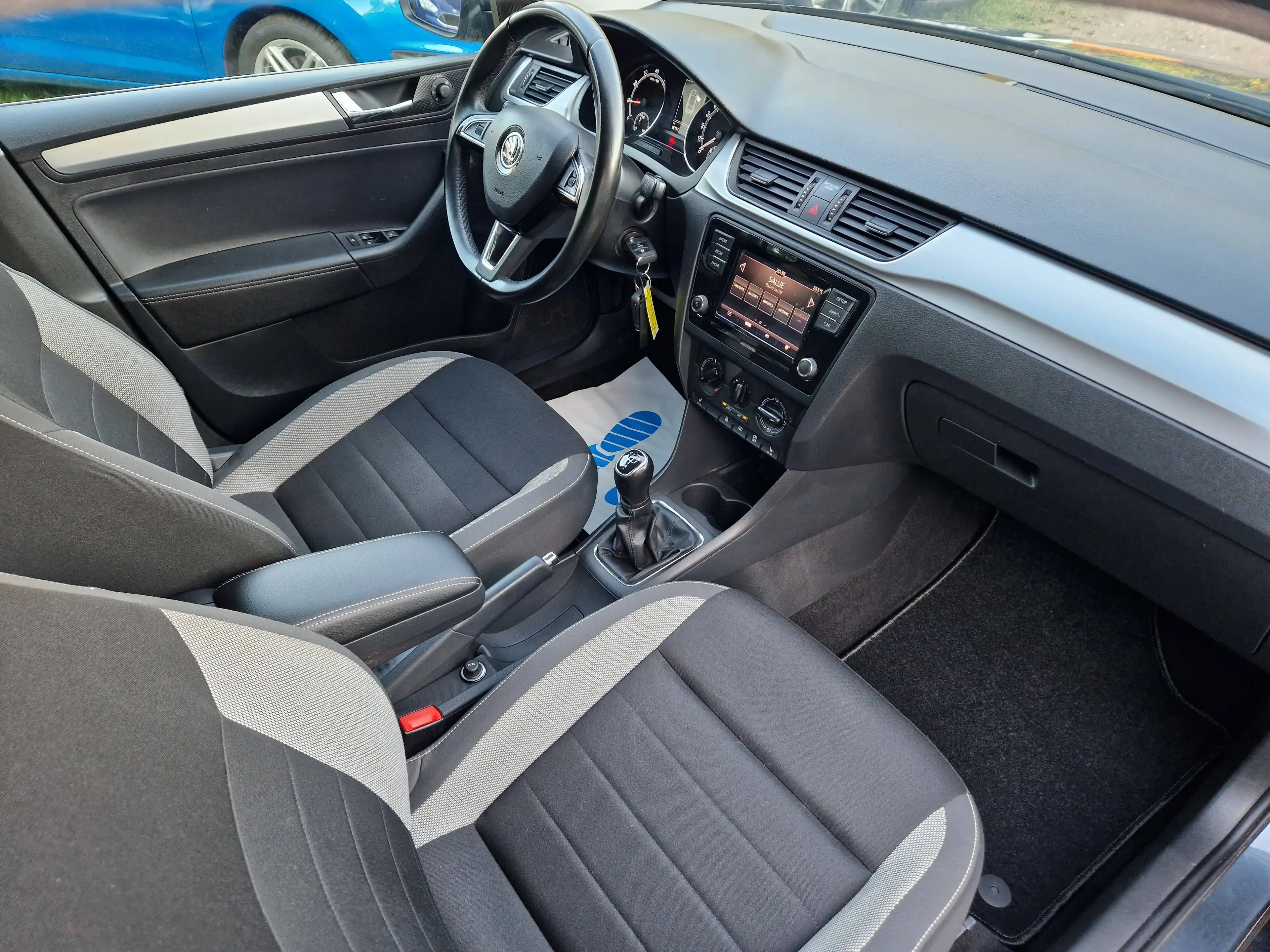 Skoda Rapid/Spaceback Klima 96Tkm LED Sitzhzg ESP 2Hd Scheckh PDC — photo 11