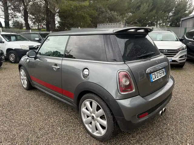 Mini Hatch view 2