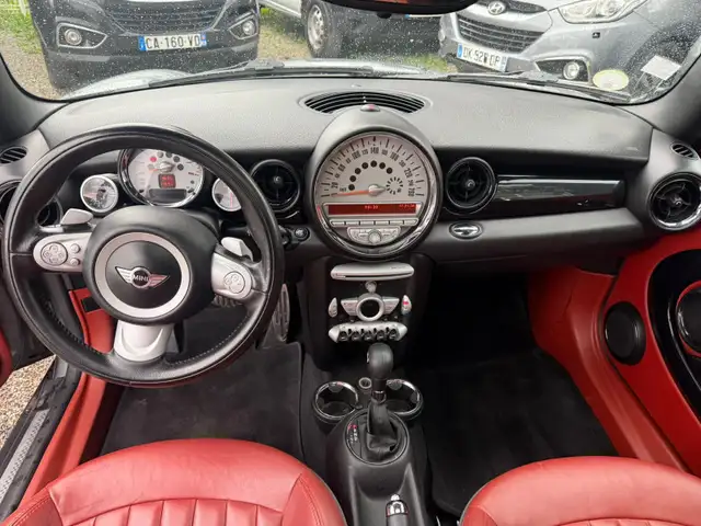 Mini Hatch view 5
