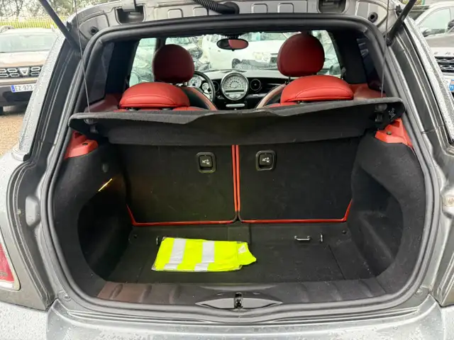 Mini Cooper Cooper view 10