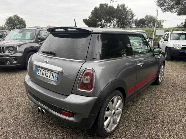 Mini Hatch view 3