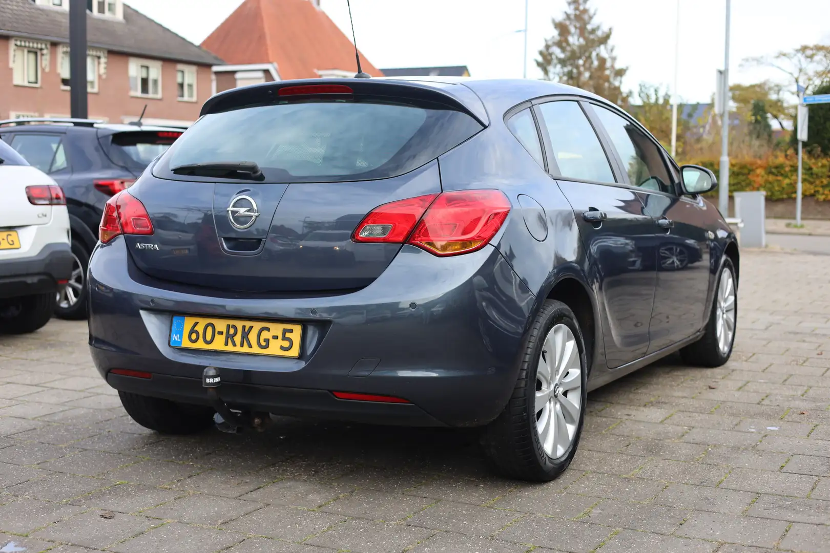 Opel Astra 1.6 SPORT | CLIMA | CRUISE | TREKHAAK | 17 INCH Blauw - 2