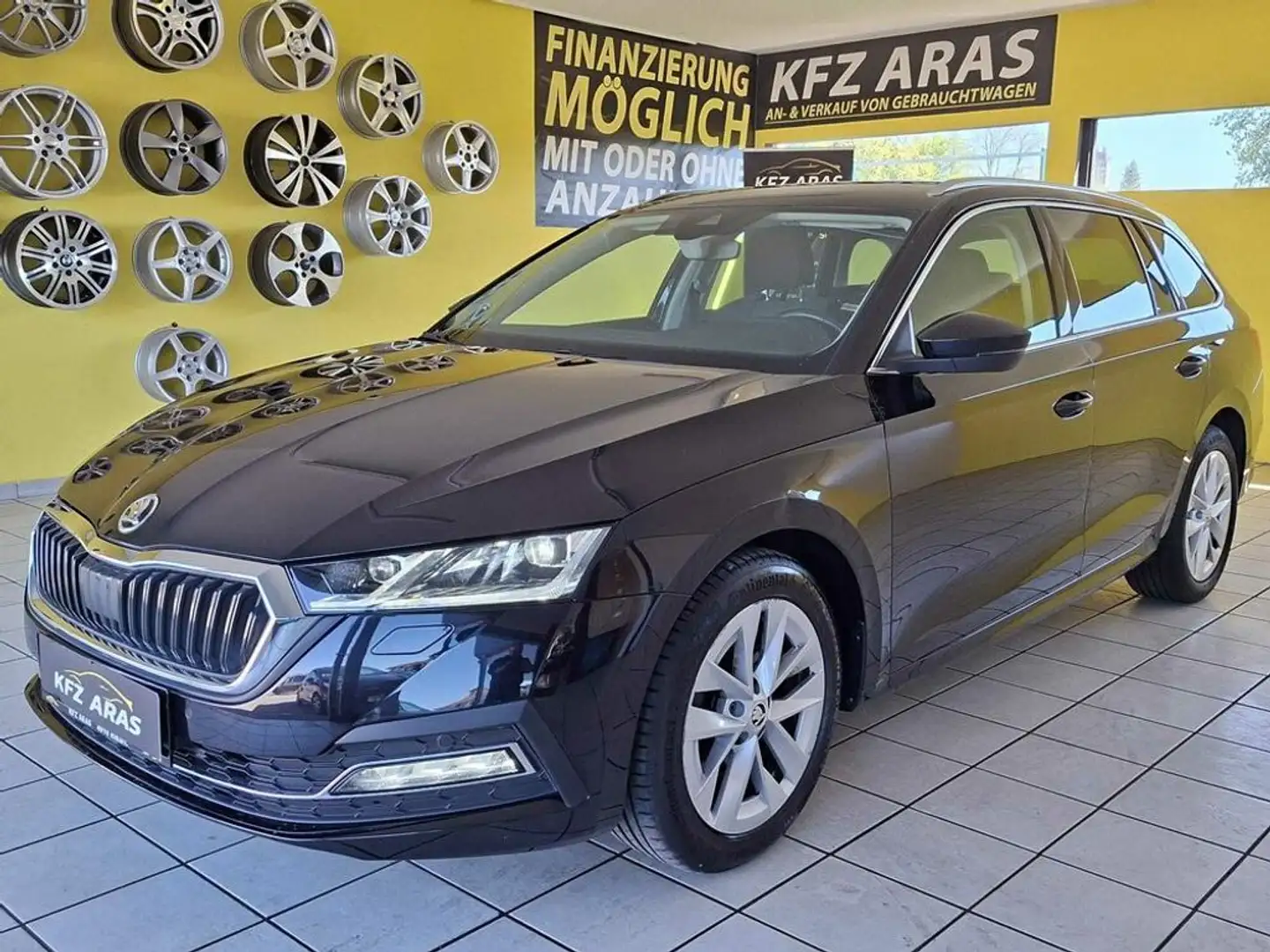 Skoda Octavia DSG 2,0 TDI 1.BESITZ, VOLL LED, RFK, NAVI, Schwarz - 1