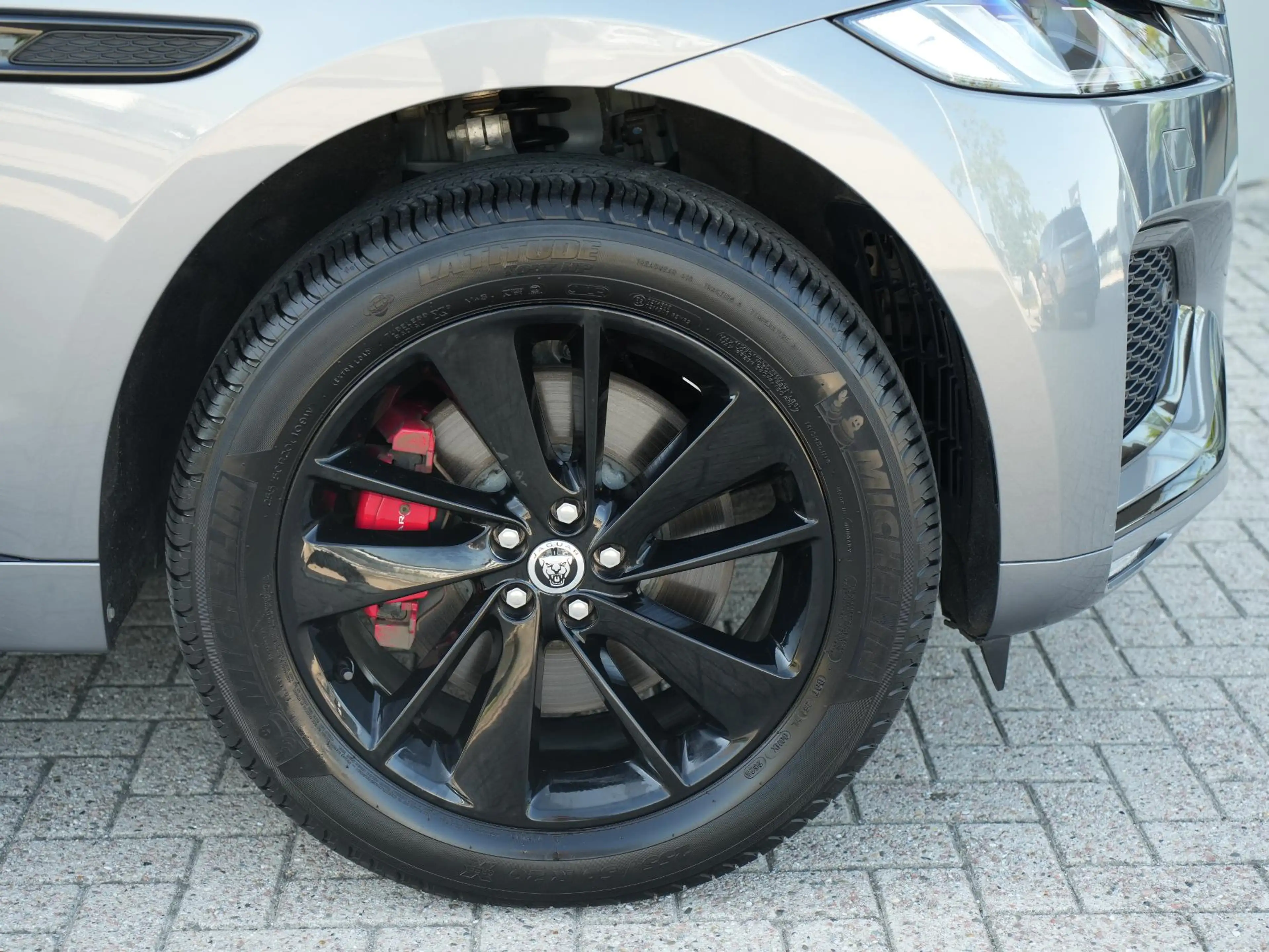 Jaguar F-Pace P400e PHEV R-Dynamic SE | BTW | Panorama schuif-/k — photo 6