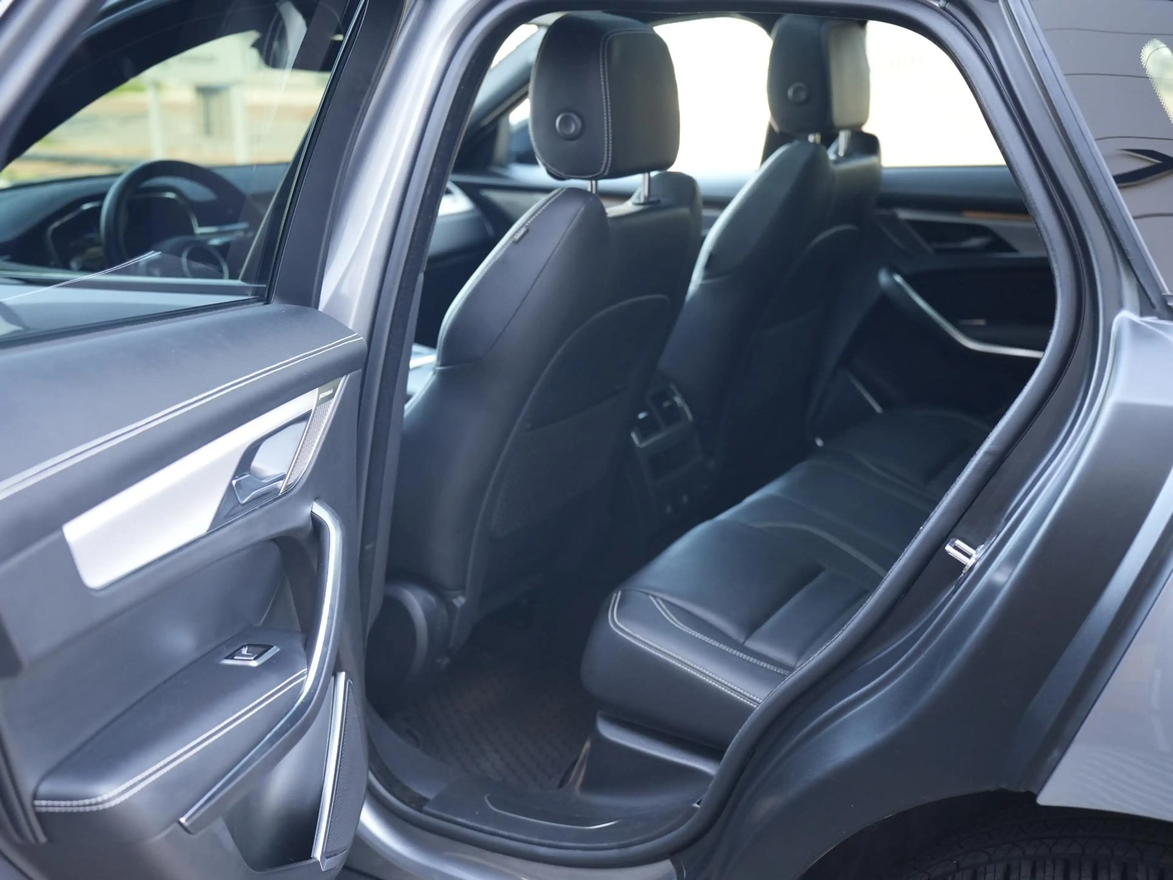 Jaguar F-Pace P400e PHEV R-Dynamic SE | BTW | Panorama schuif-/k — photo 12