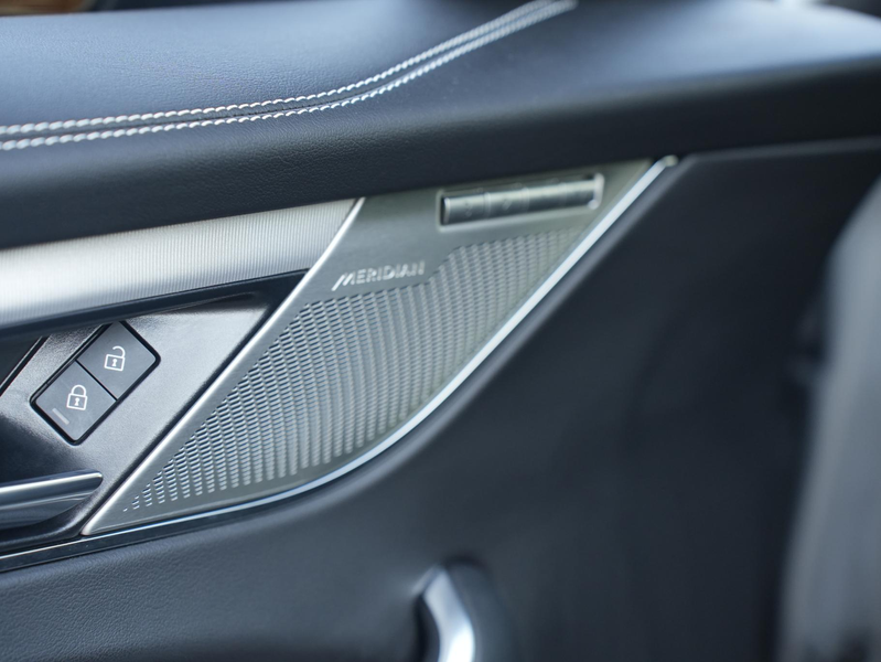 Jaguar F-Pace P400e PHEV R-Dynamic SE | BTW | Panorama schuif-/k — photo 14