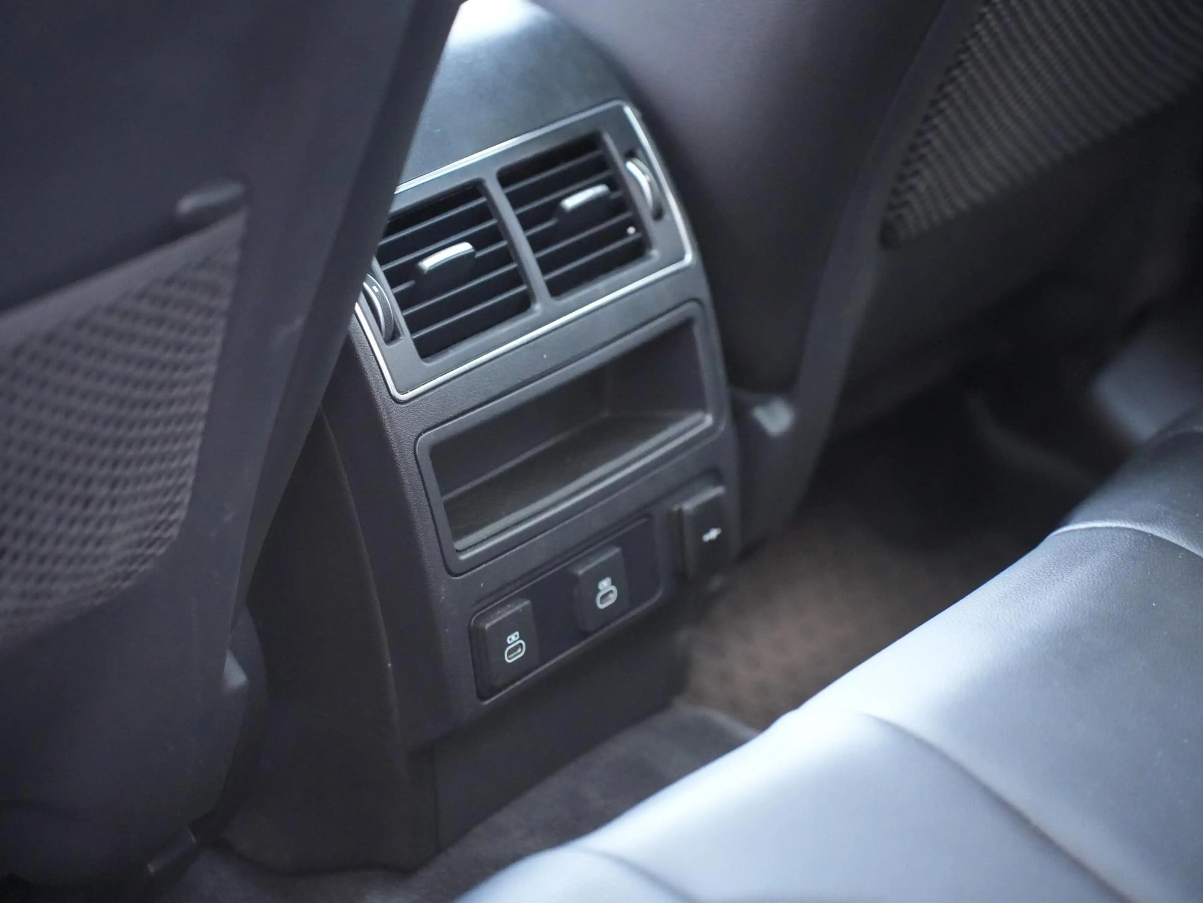 Jaguar F-Pace P400e PHEV R-Dynamic SE | BTW | Panorama schuif-/k — photo 13