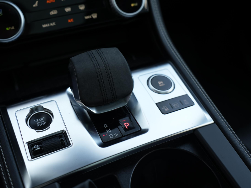 Jaguar F-Pace P400e PHEV R-Dynamic SE | BTW | Panorama schuif-/k — photo 26