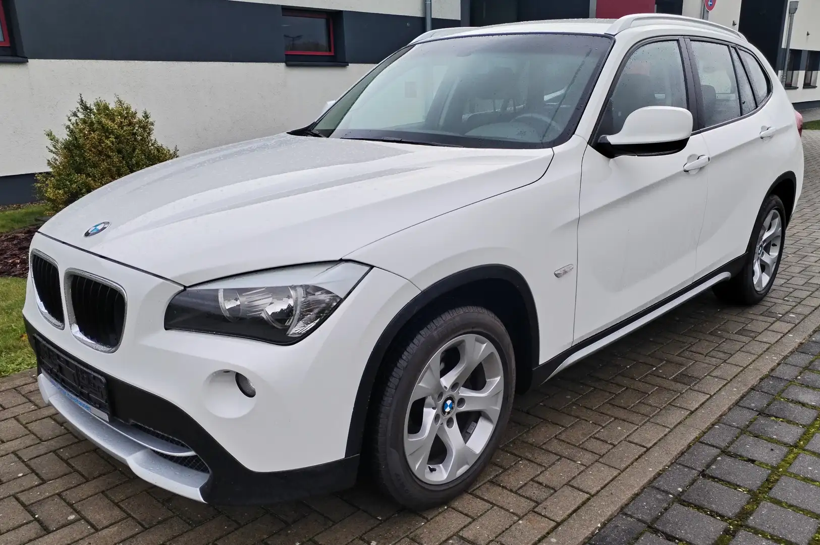 BMW X1 20 i sDrive/PDC/8 X Alu/Tempo/Klima/NSW/RDK/BC Blanc - 2
