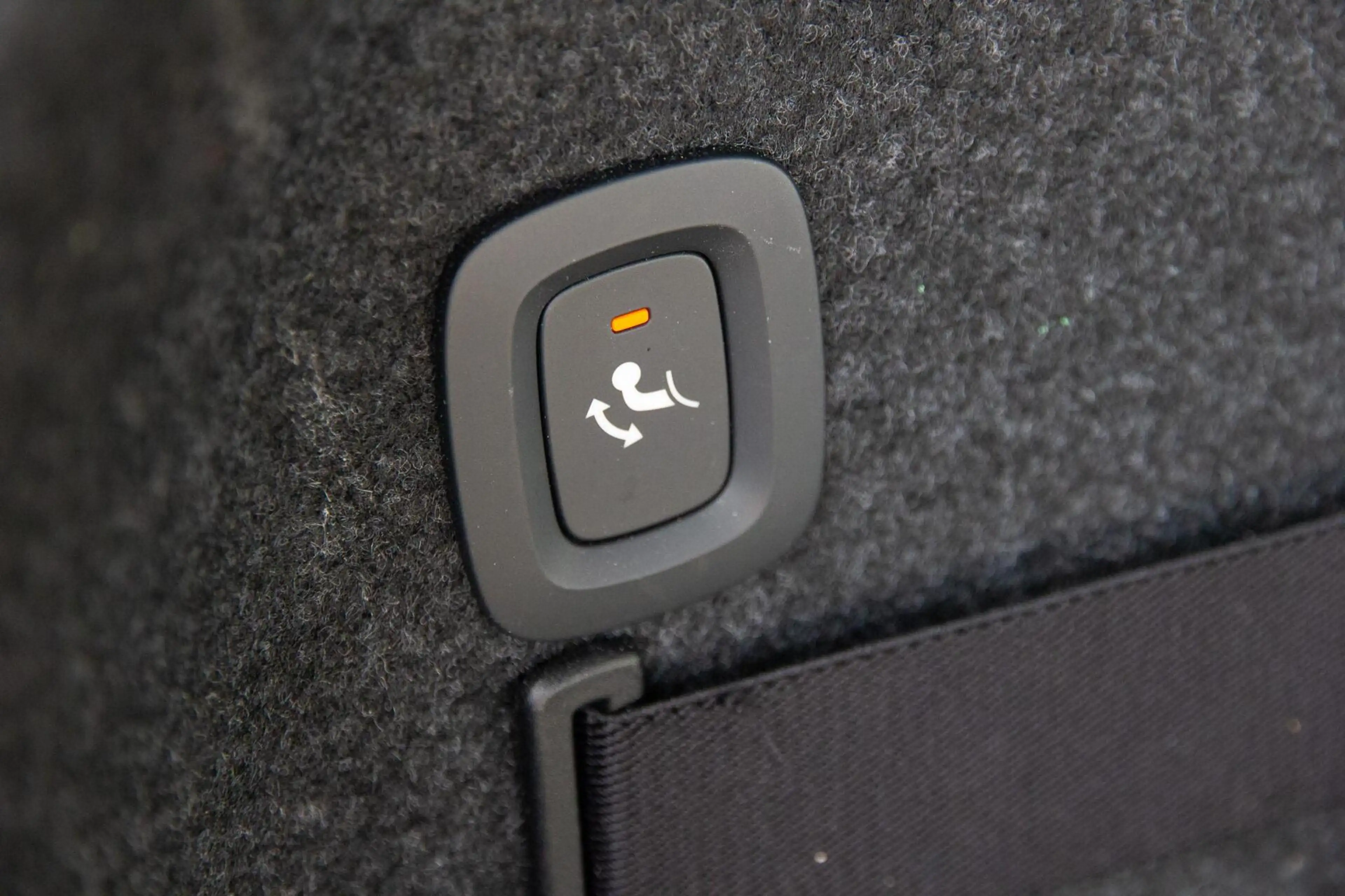 Polestar 2 Standard Range Single Motor 63kWh — photo 23