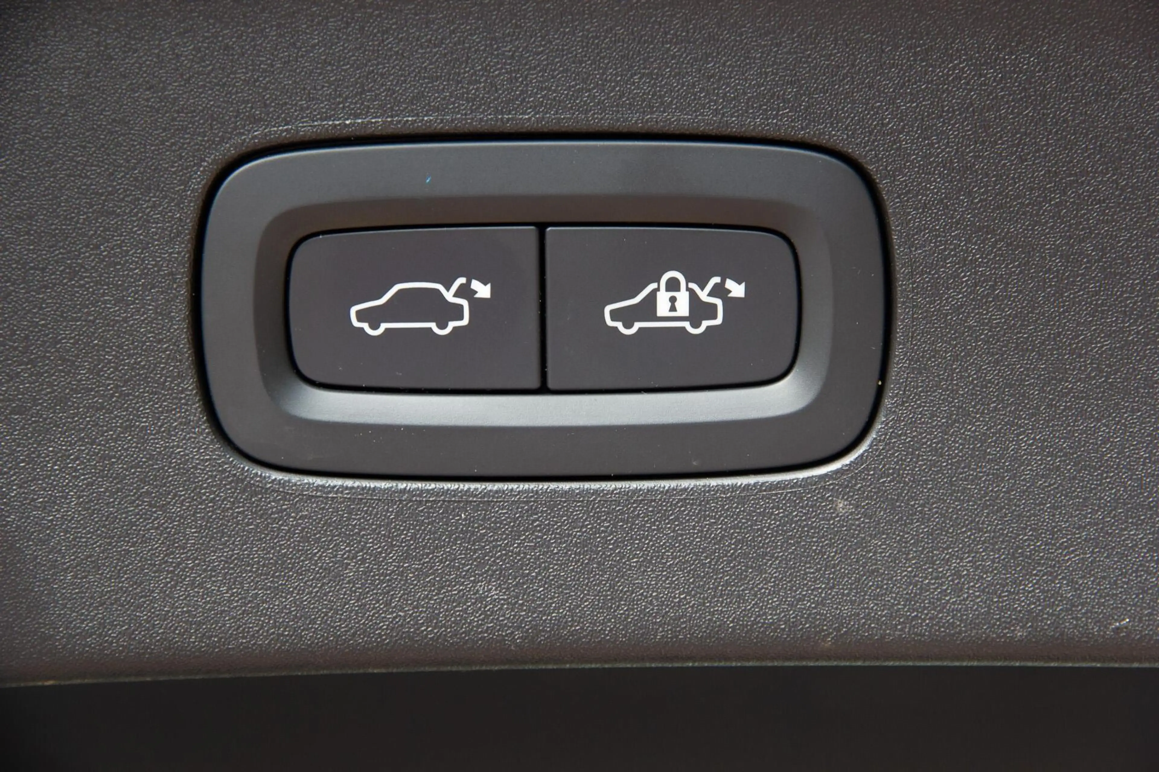 Polestar 2 Standard Range Single Motor 63kWh — photo 29