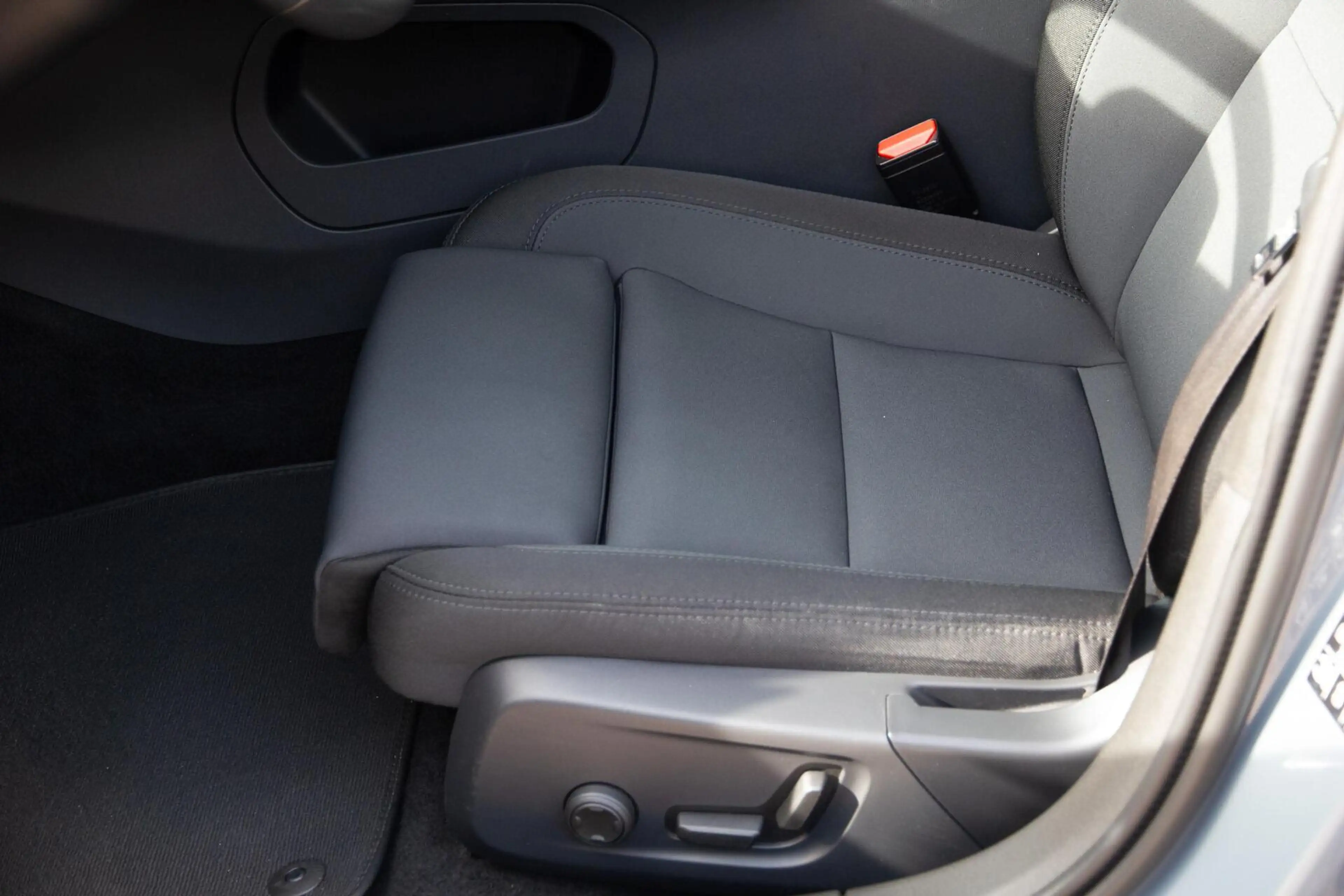 Polestar 2 Standard Range Single Motor 63kWh — photo 16