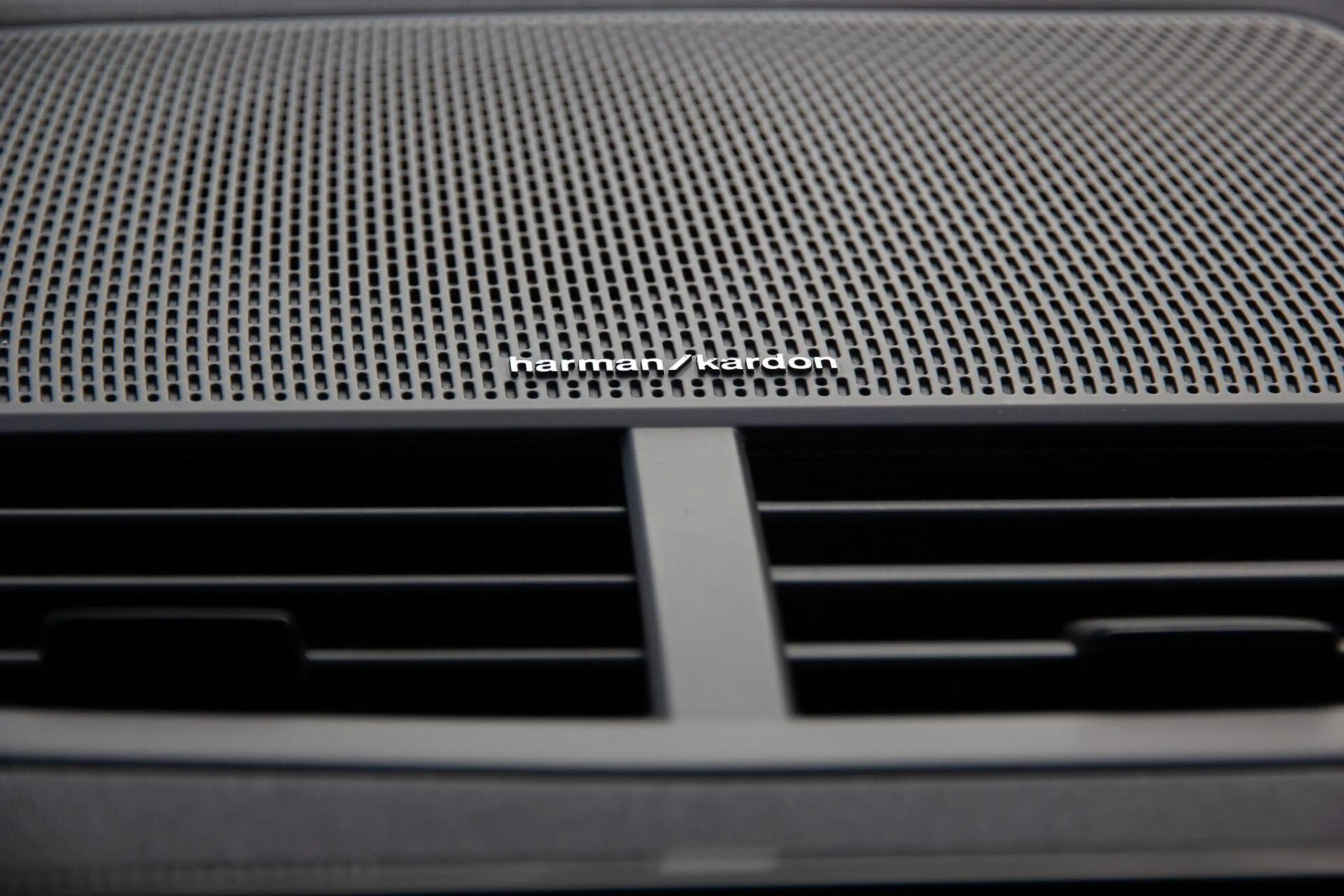 Polestar 2 Standard Range Single Motor 63kWh — photo 12
