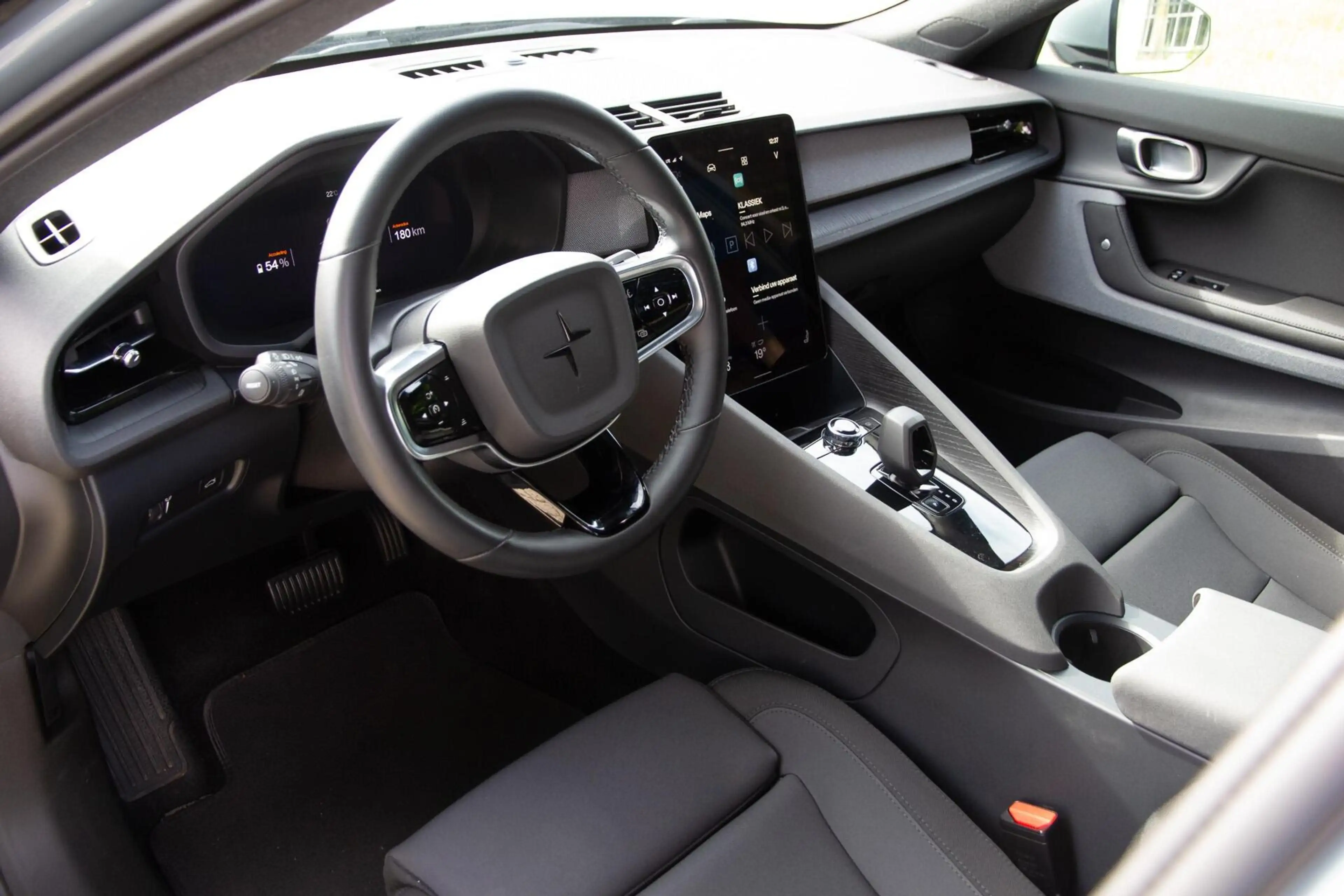 Polestar 2 Standard Range Single Motor 63kWh — photo 5