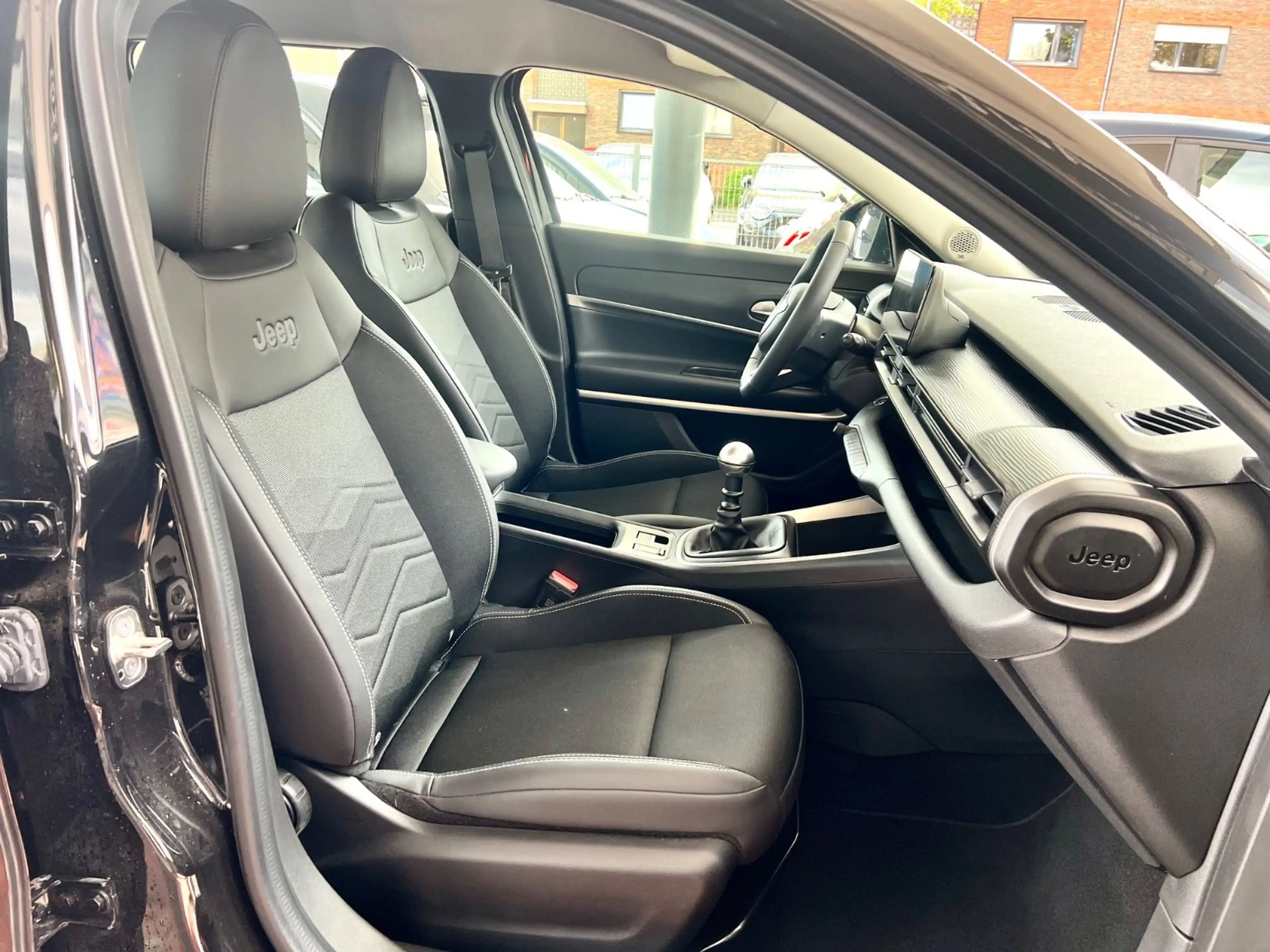 Jeep Avenger Alitude*nur.27.927KM*CARPLAY*CAM*1J GAR — photo 8