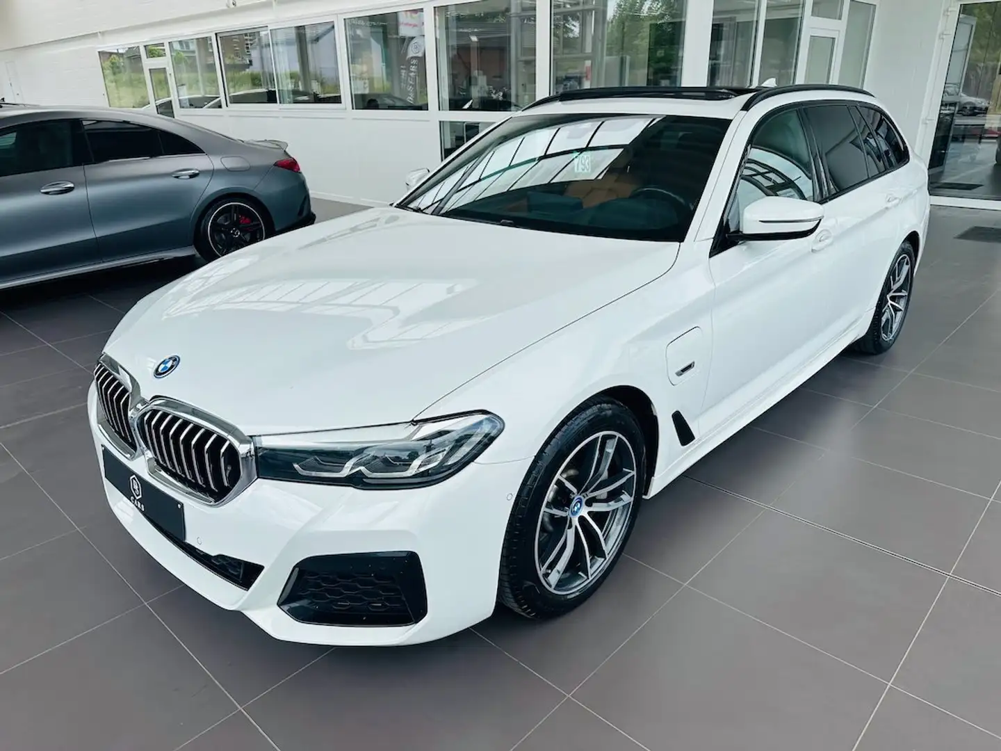 BMW 520 520eA ** GARANTIE + PACK M + TOIT PANO + CUIR *** Blanco - 2