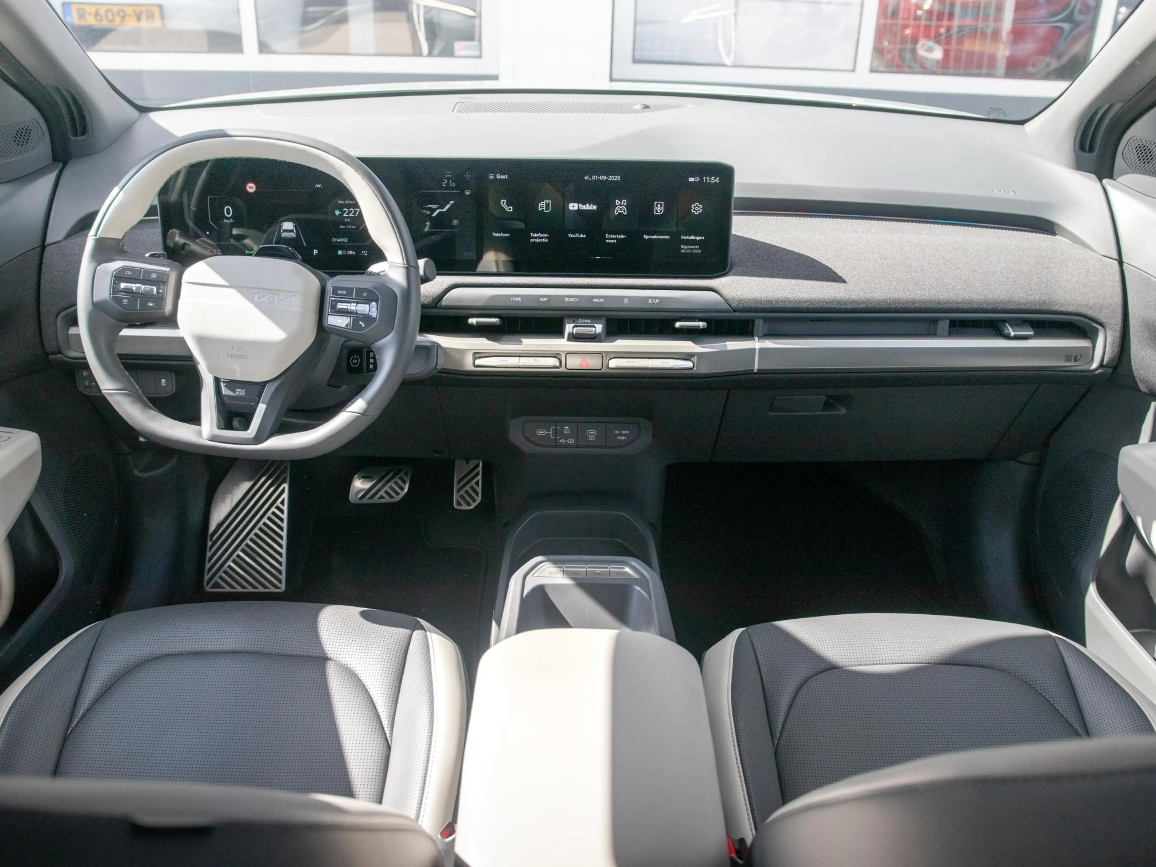 Kia EV3 GT-Line Business Edition 81.4 kWh GT-line interieu — photo 9