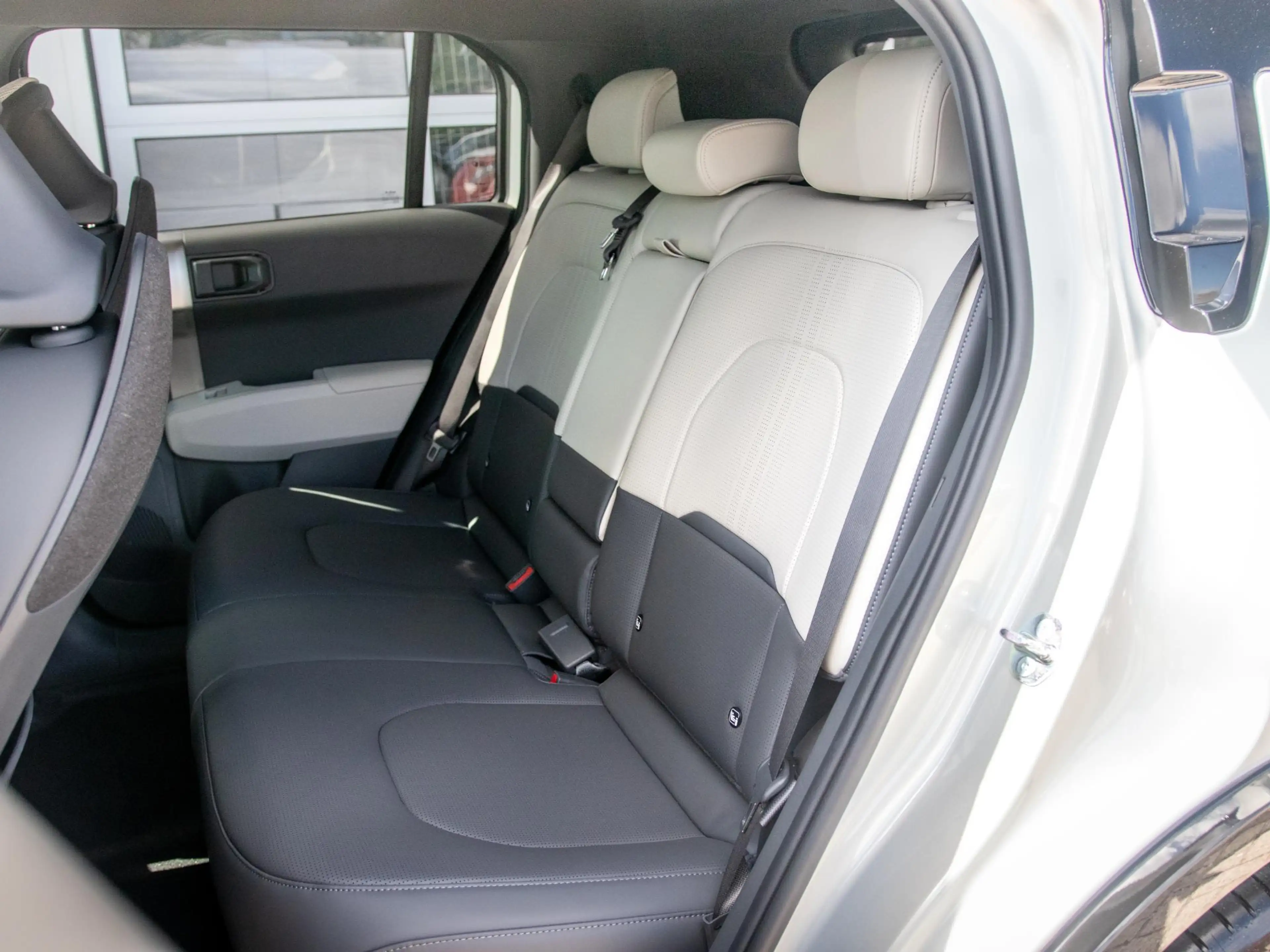 Kia EV3 GT-Line Business Edition 81.4 kWh GT-line interieu — photo 12