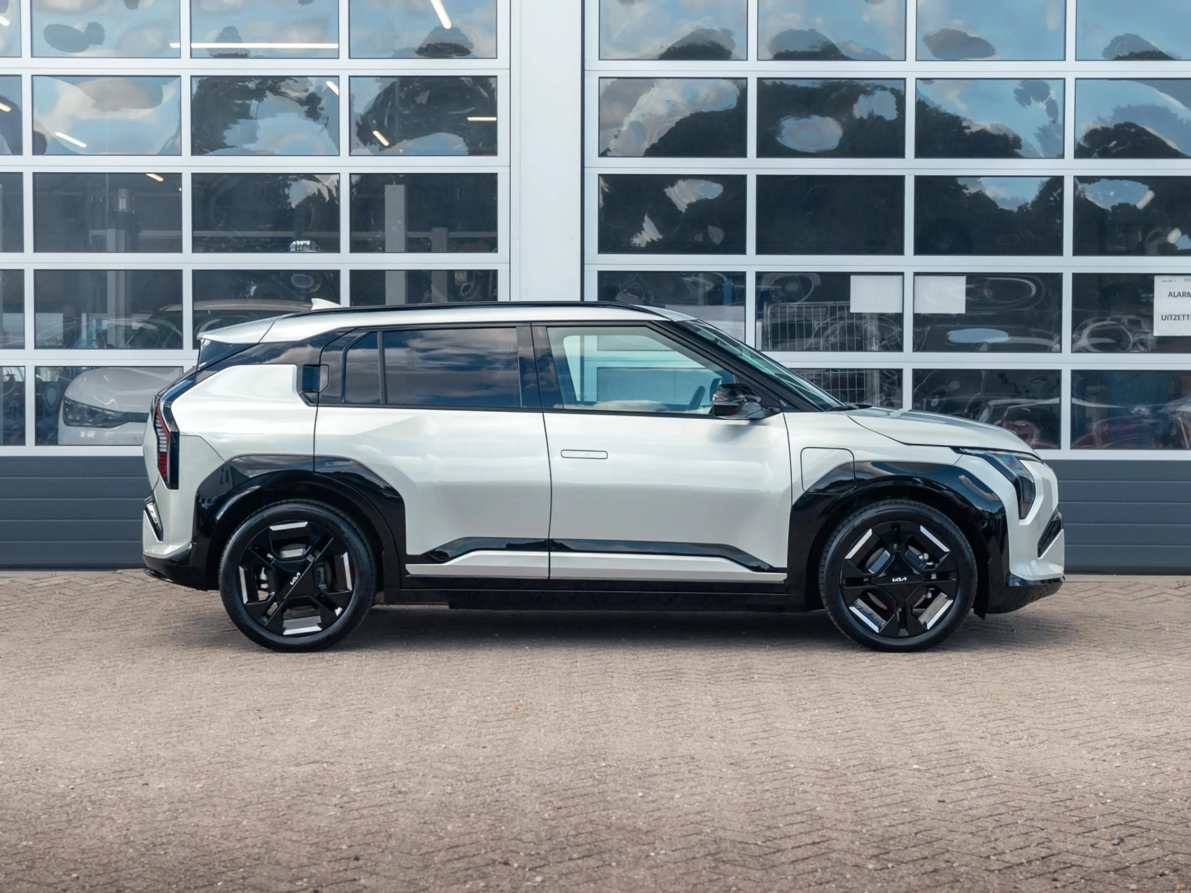 Kia EV3 GT-Line Business Edition 81.4 kWh GT-line interieu — photo 4